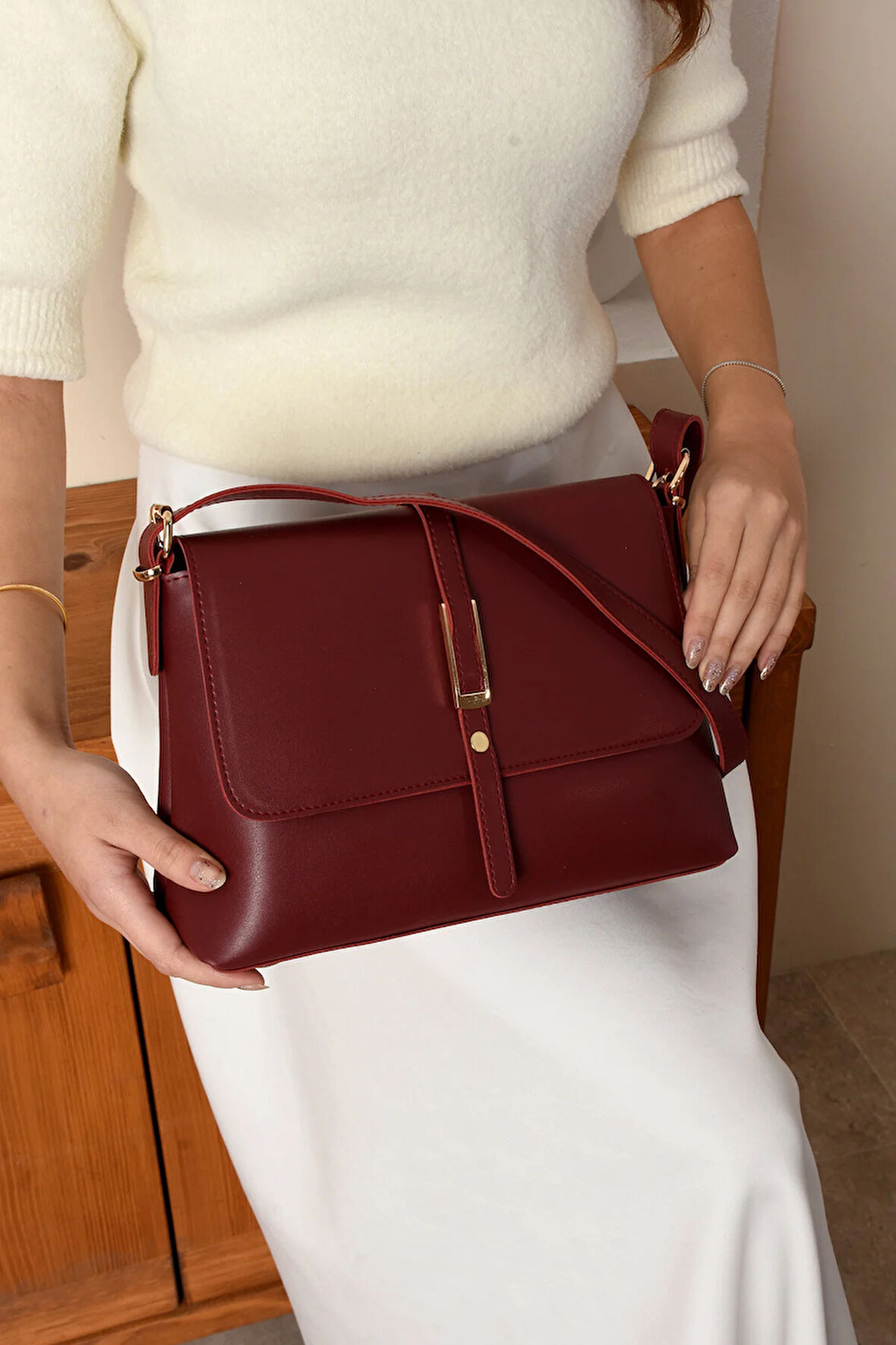 Kadın Şık Tasarımlı Çapraz Askılı Kaliteli Çanta