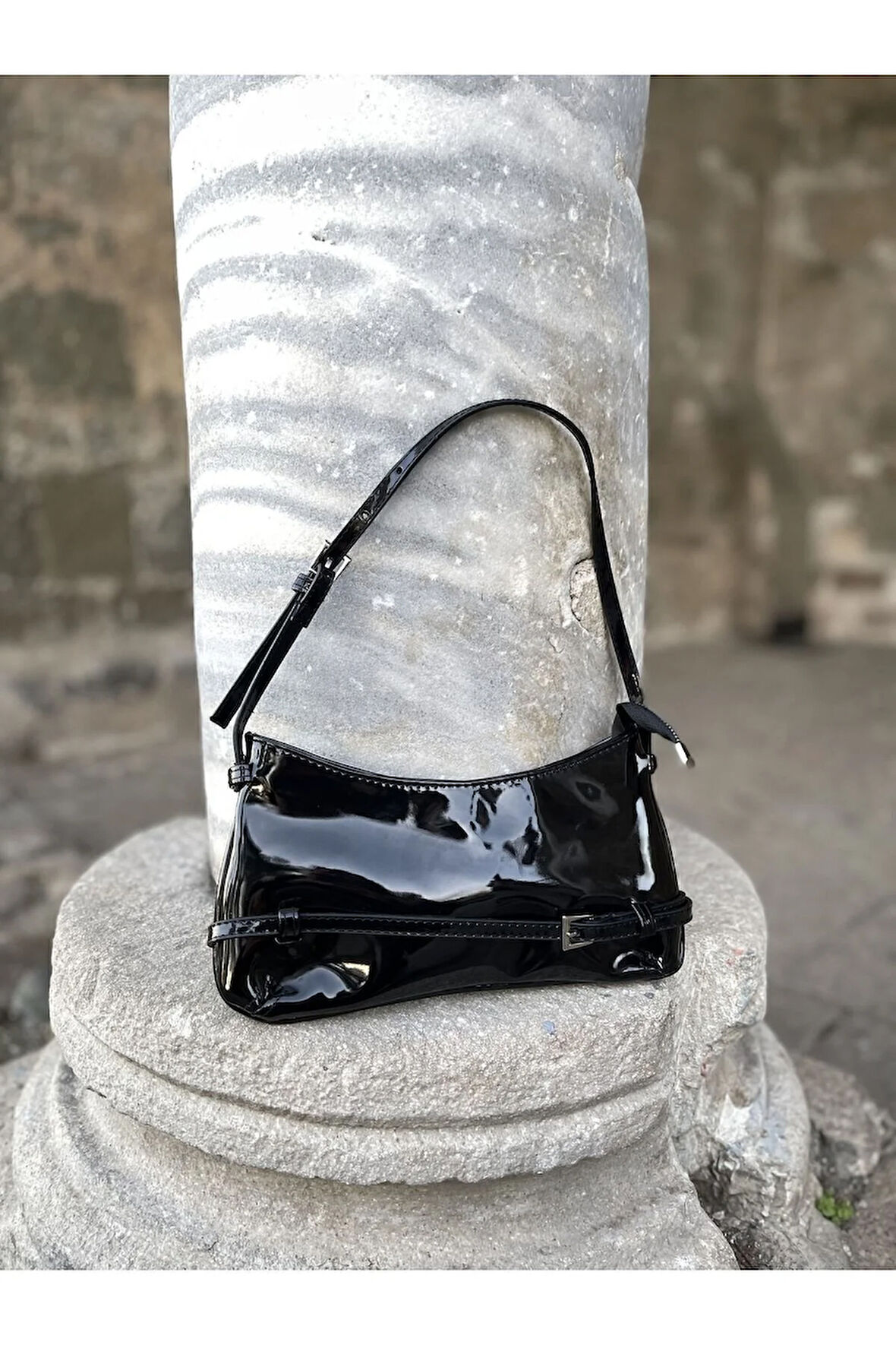 Kadın Kemer Detay Siyah Rugan Retro Çanta