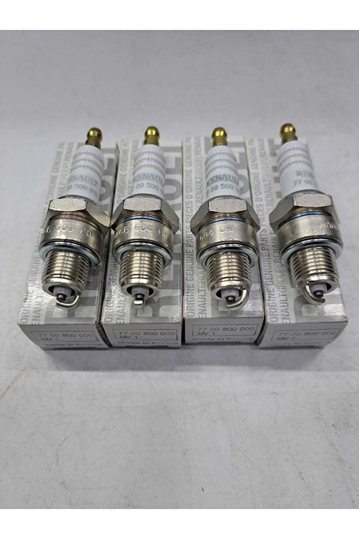 Mais Ateşleme Bujisi Renault 12 Toros Citroen Dacıa Fiat Opel Renault Saab Seat Skoda 7700500000