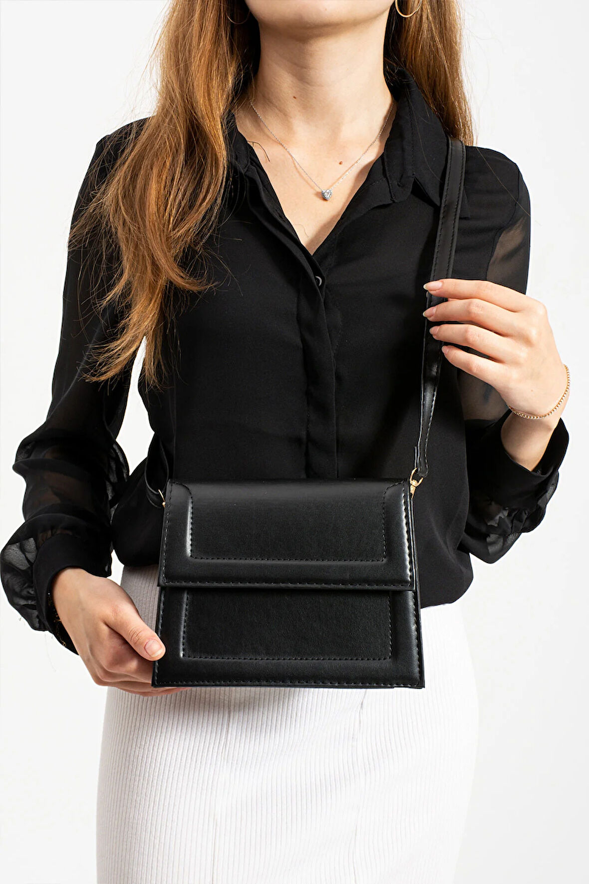 Kadın Çapraz Asmalı Ve  Elden Tutmalı Çanta