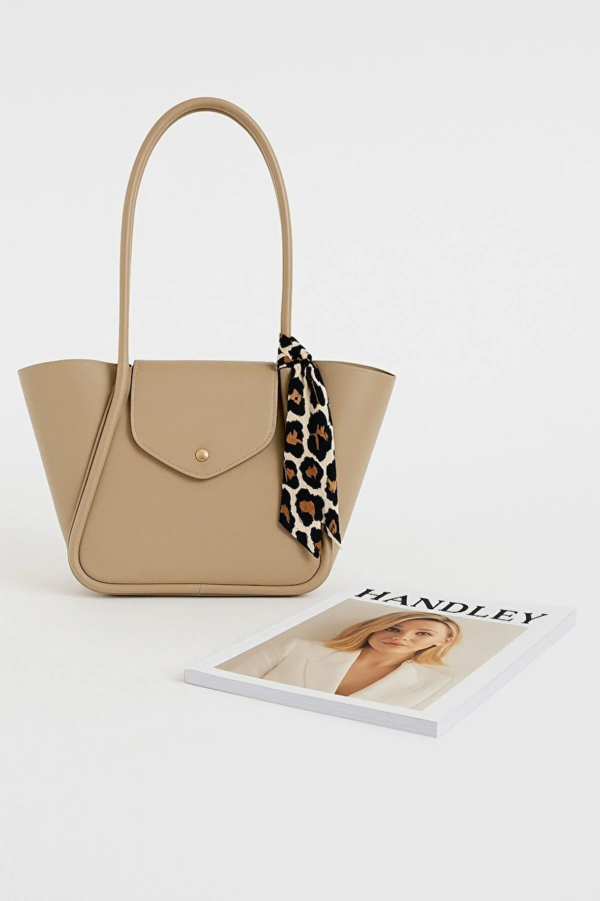 Lüks Fular Detaylı Büyük Kapasiteli Omuz Çantası