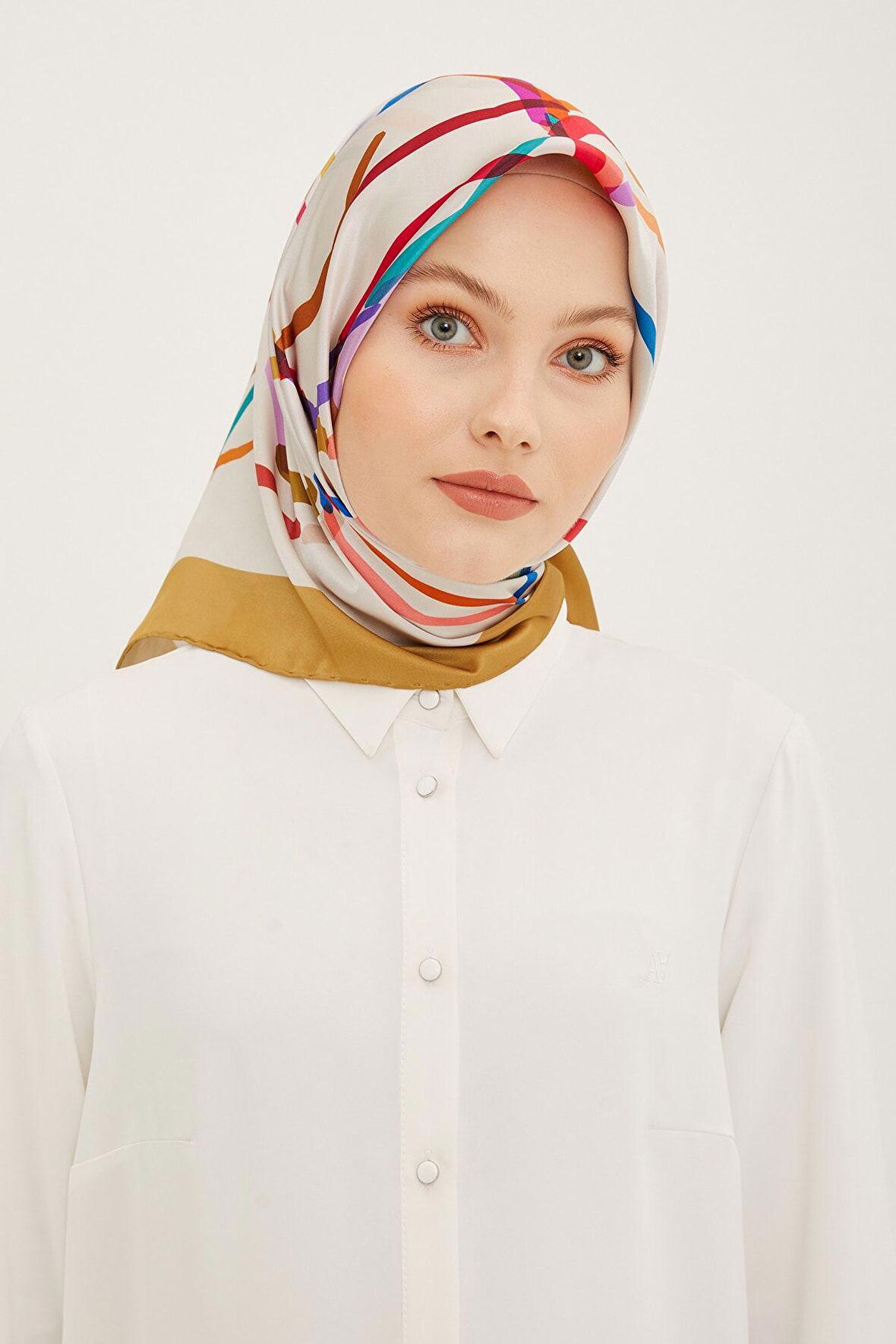 90 X 90 İpek Eşarp 8902d (sura)