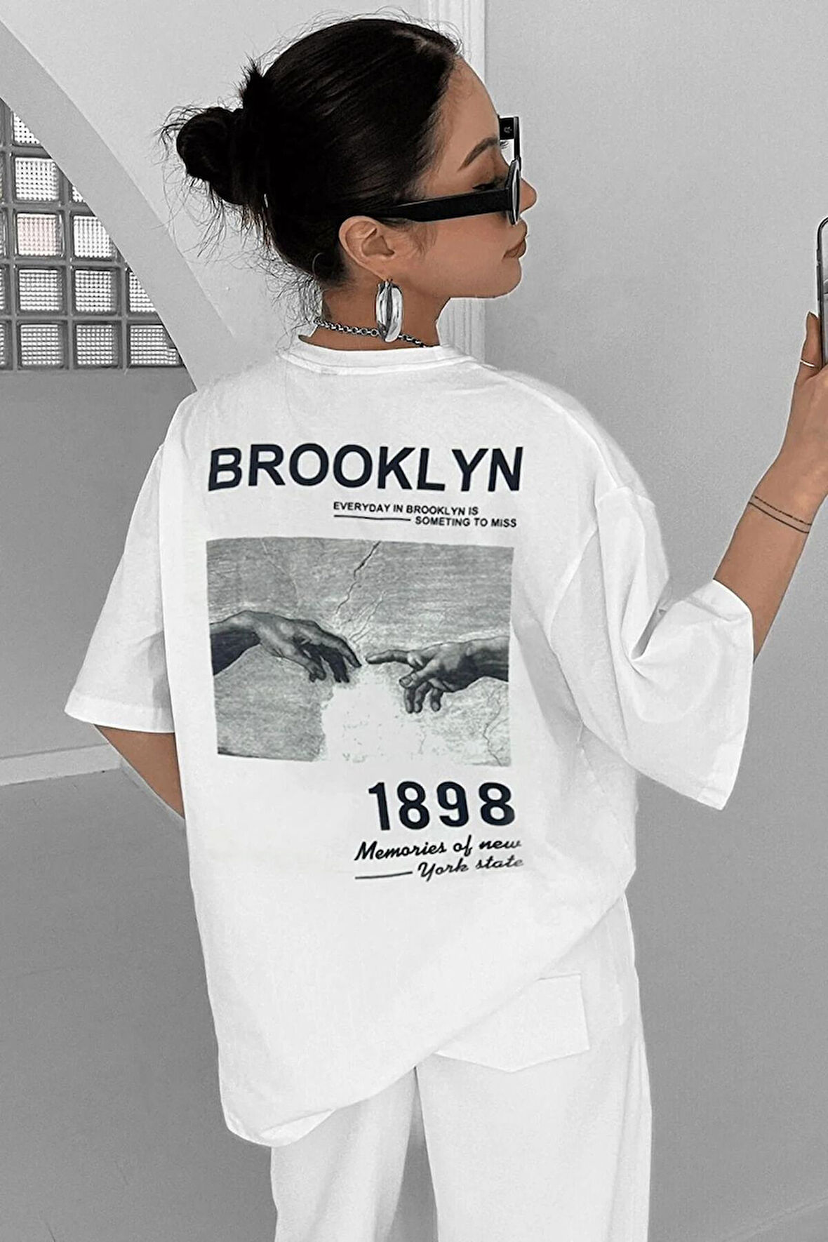LUNAVISTA 1898 Brooklyn Beyaz Oversize Salas Boyfriend Kadın T-shirt
