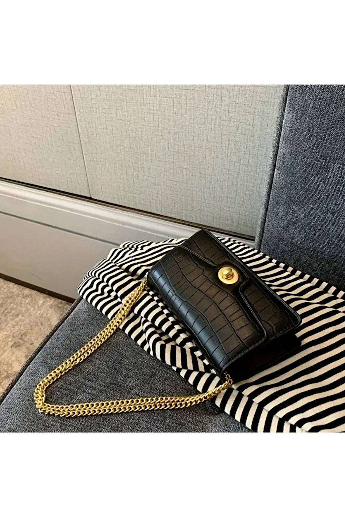 Monalisa Timsah Deri Kabartmalı çapraz kobra zincir askılı omuz çantası