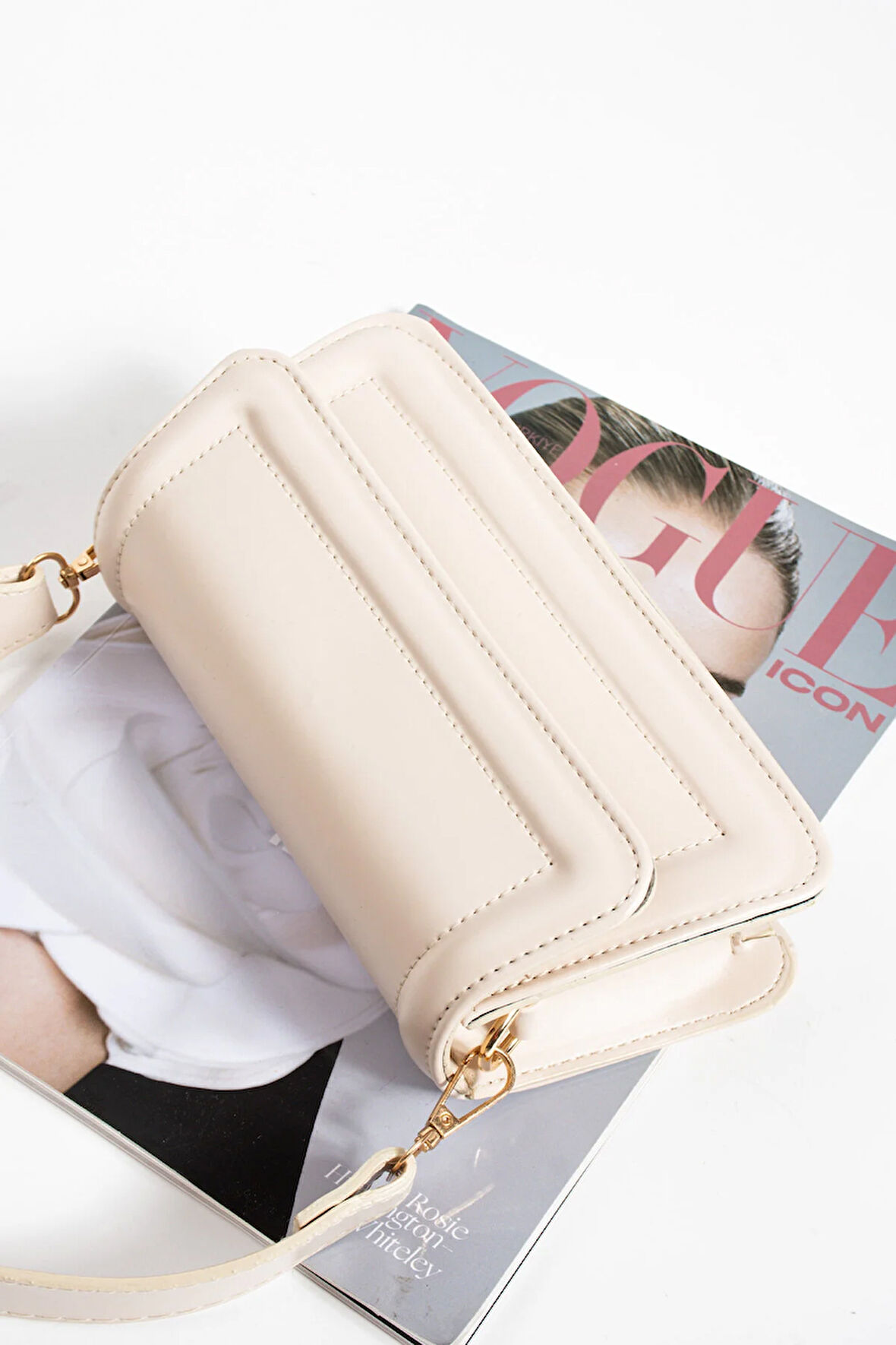 Kadın Çapraz Askılı Ve Elden Tutmalı Çanta