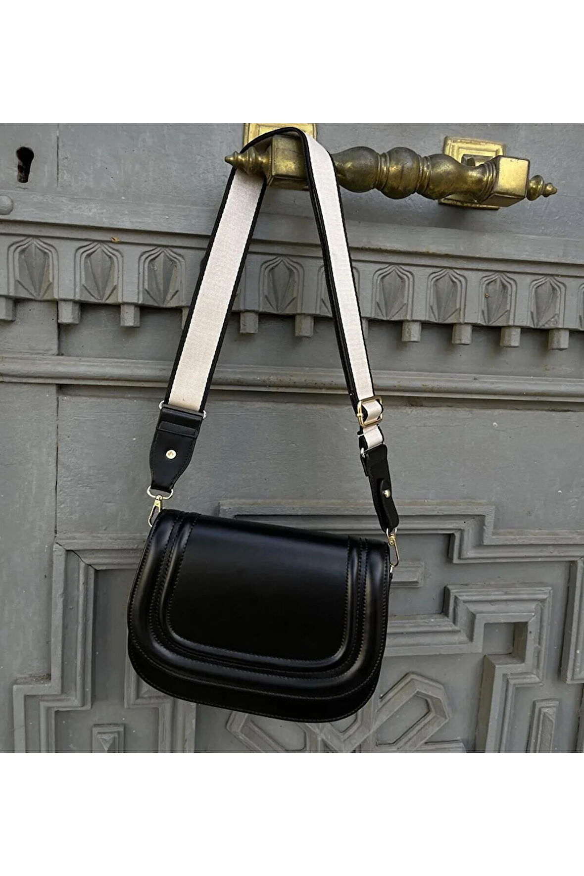 Kapaklı kolon askılı çok gözlü çapraz omuz çantası