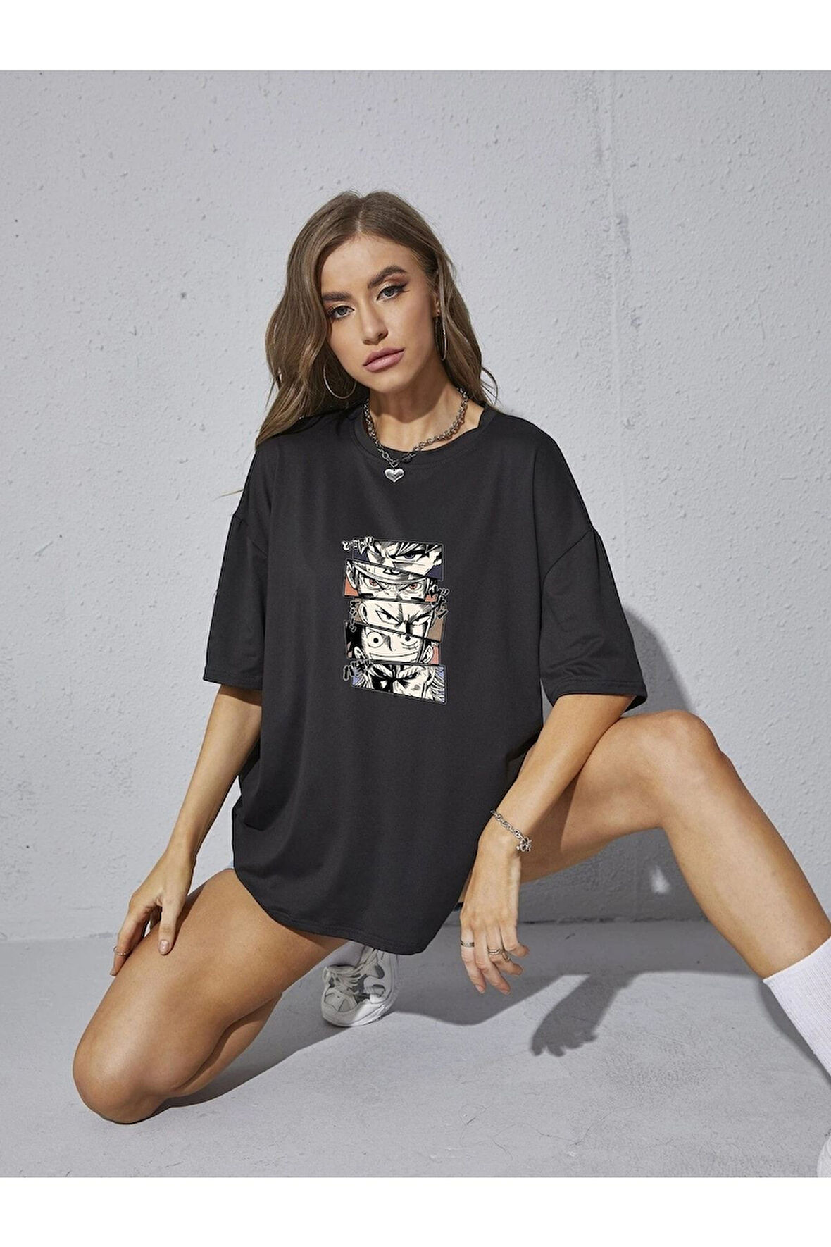 Unisex Anime Figür Baskılı Siyah Oversize Bisiklet Yaka Baskılı T-shirt