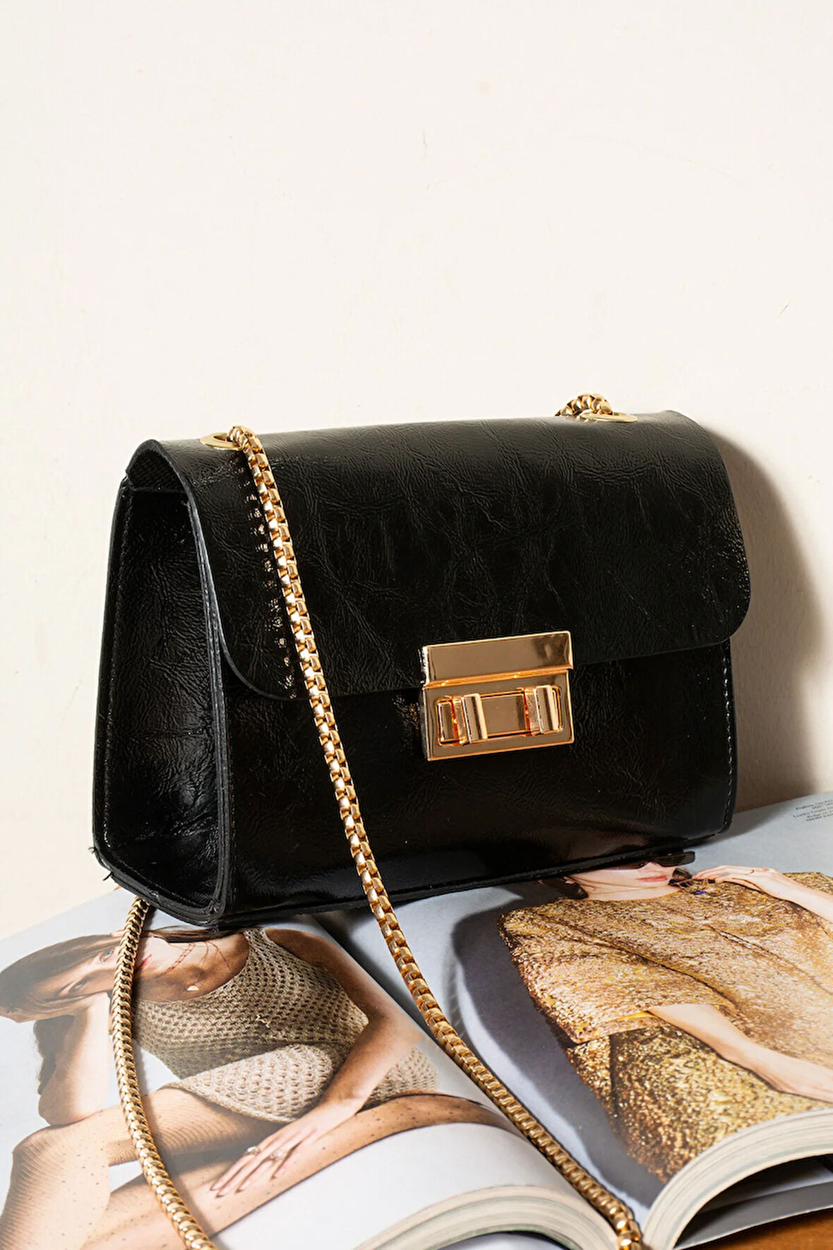 KADIN ÇAPRAZ ZİNCİR ASKILI OMUZ ÇANTASI