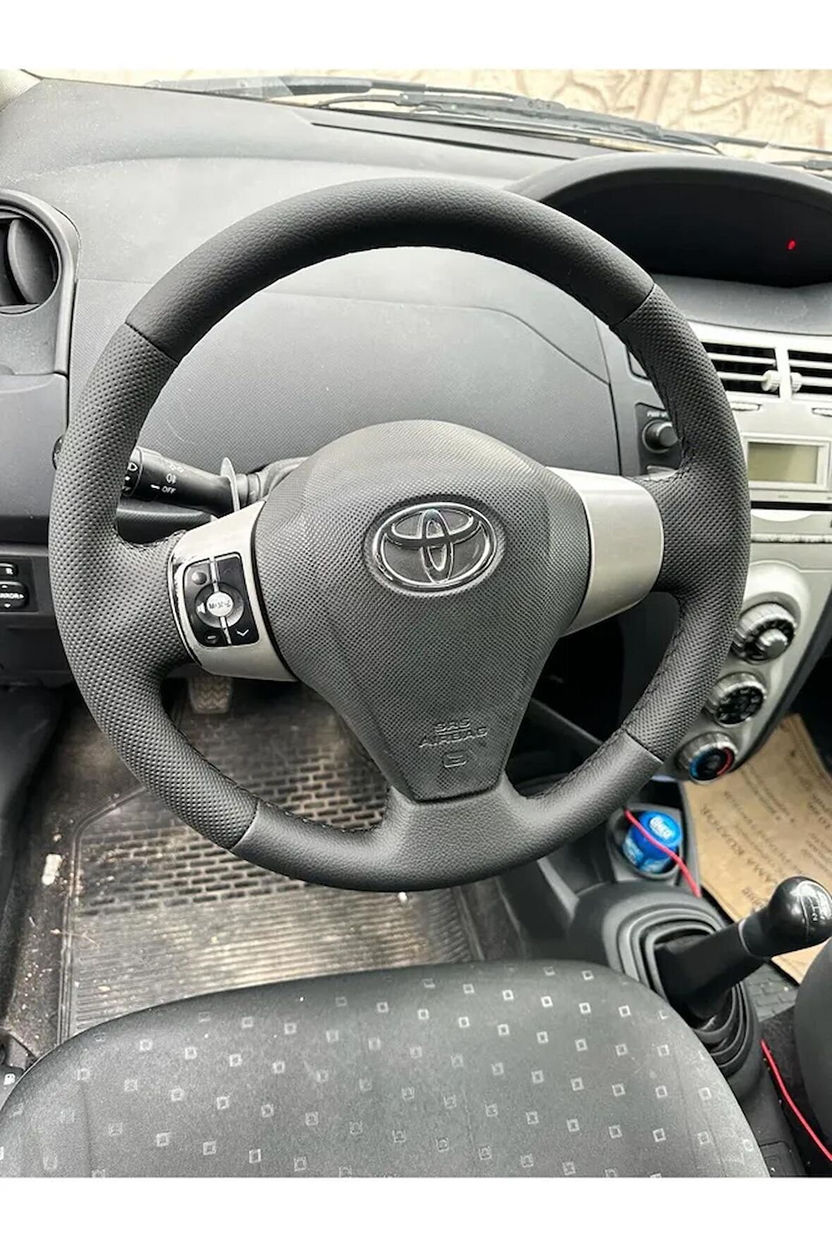 TOYOTA YARİS 2006 ARACA ÖZEL DİKMELİ DİREKSİYON KILIFI