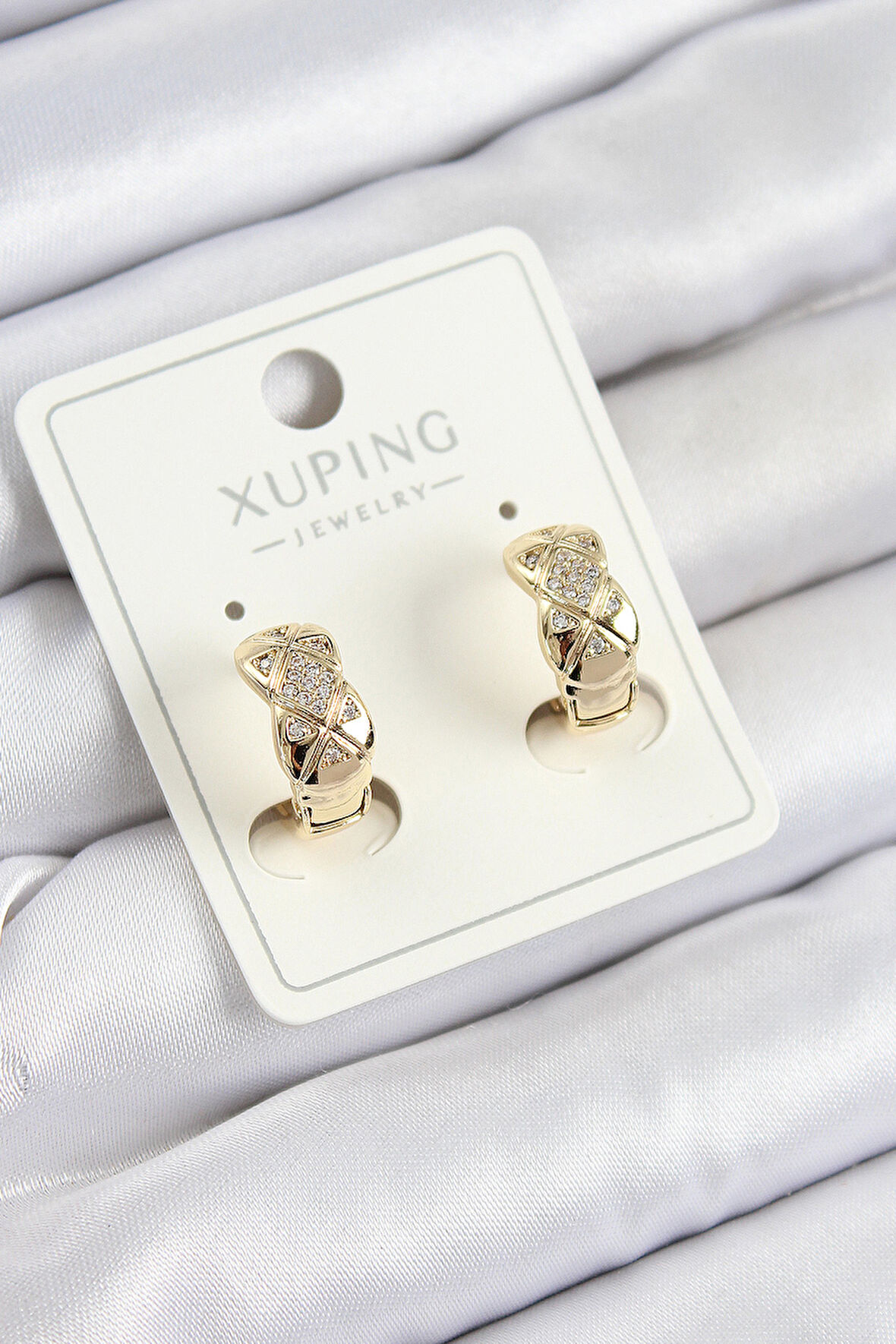 Xuping Zirkon Taşlı Geometrik Desenli Halka Model Gold Renk Kadın Küpe - TJ-BKP10850