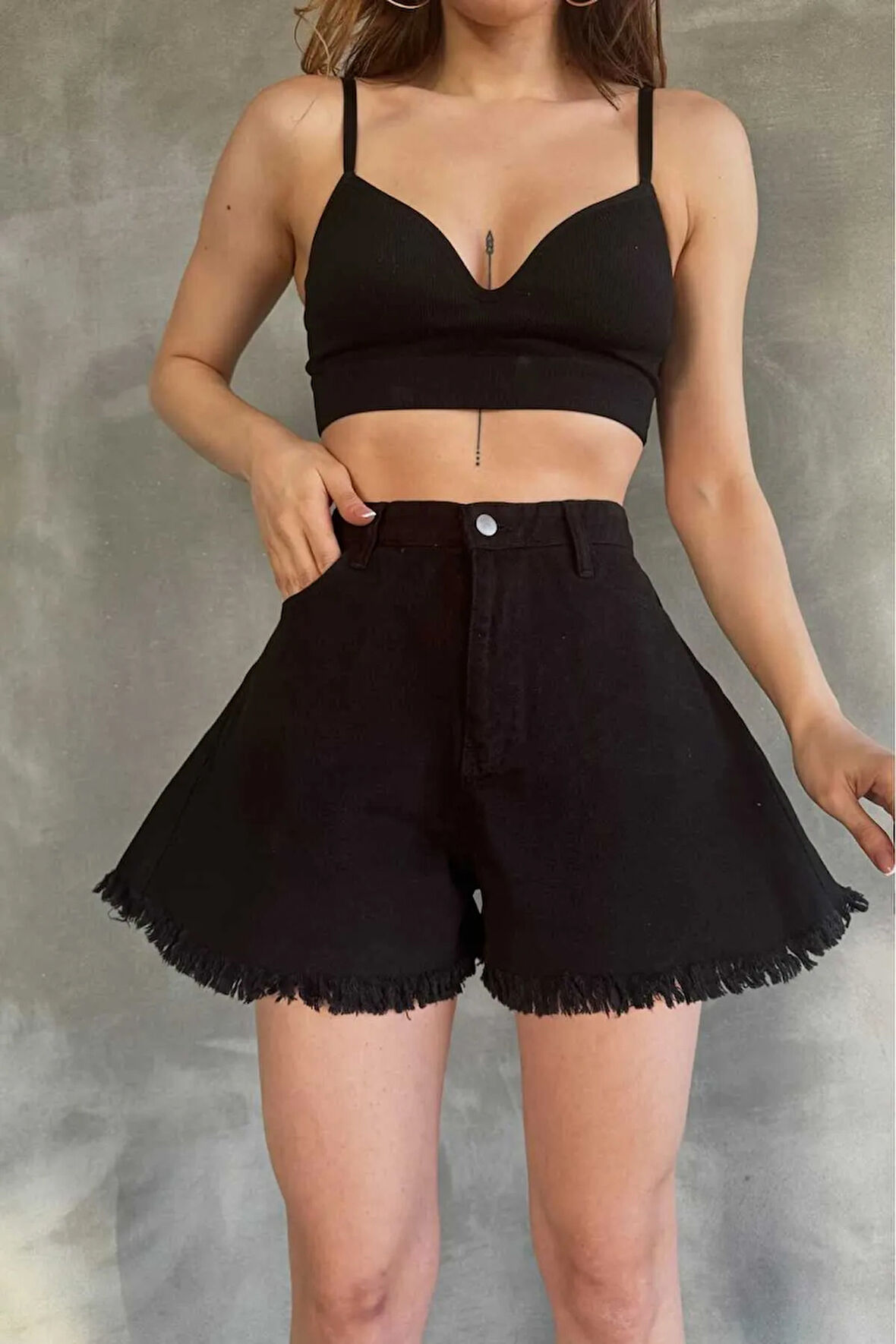 Geniş Paça Püsküllü Denim Kadın Mini Şort