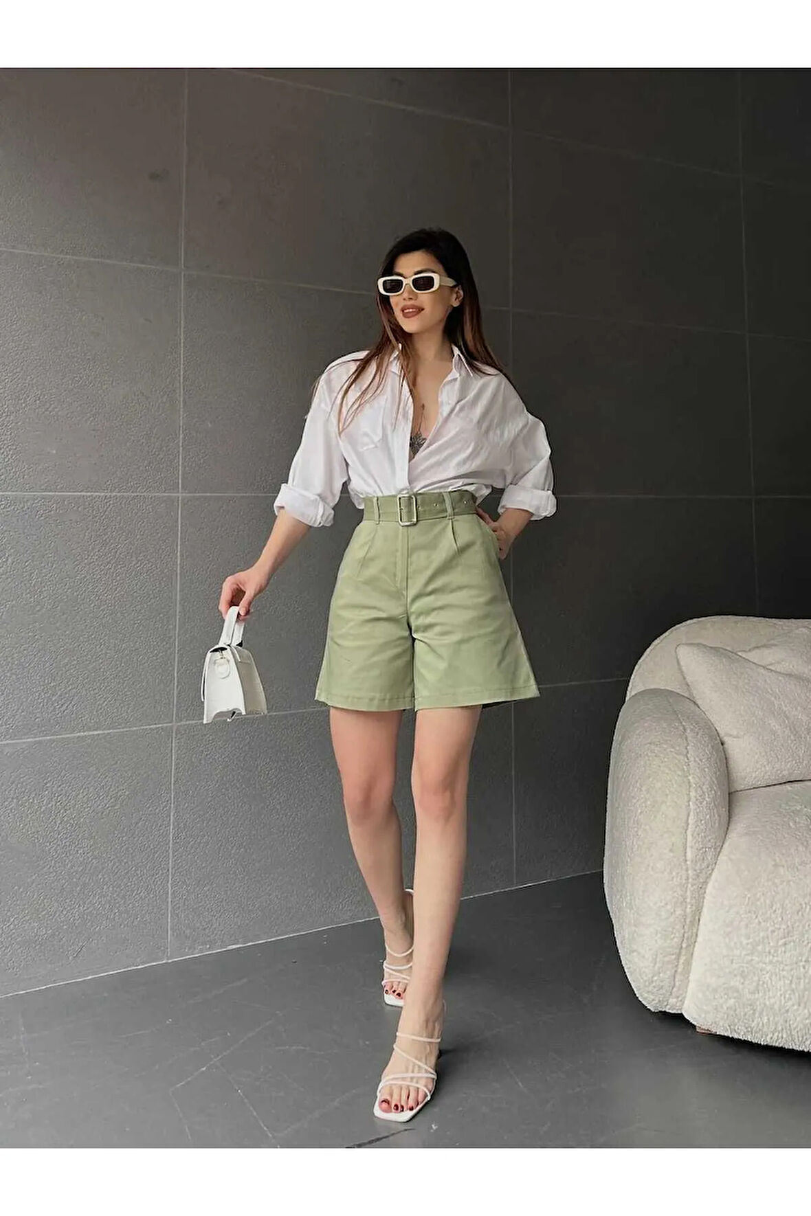 Kuş Gözü Kemerli Geniş Paçalı Mom Kadın Şort