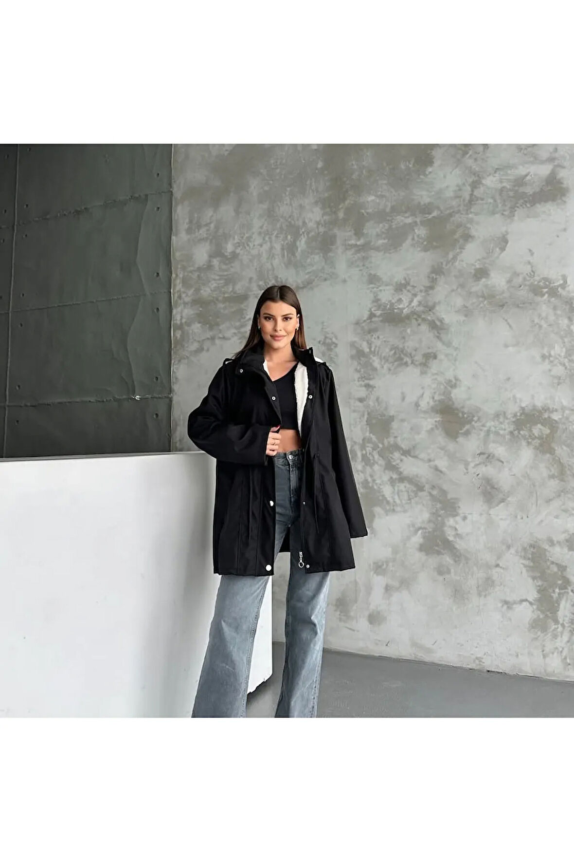 Kapüşonlu Çift Cepli Fermuarlı İçi Peluş Kürk Dışı Bondit Kumaş Kadın Trençkot Kadın Mont