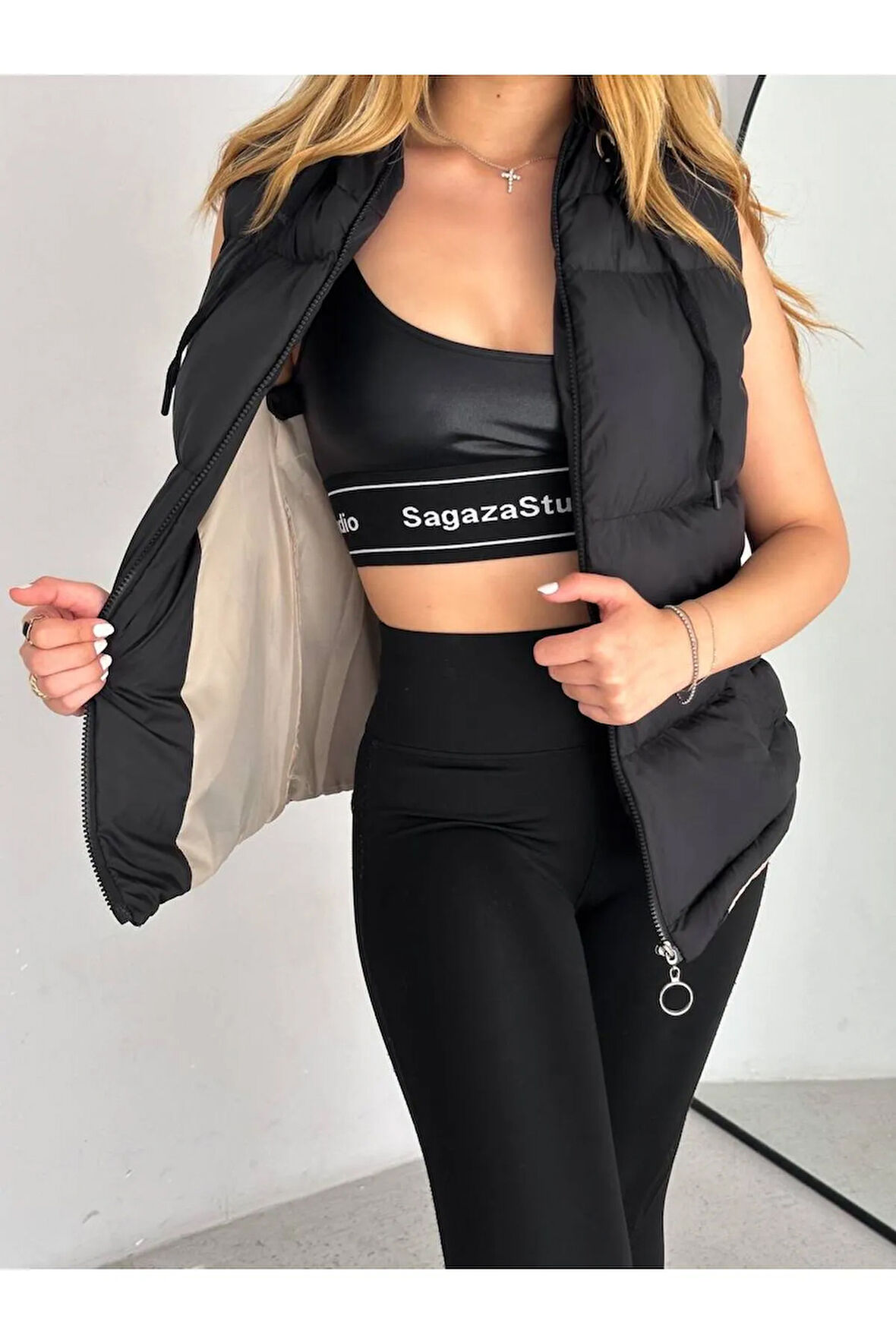 Kadın Şişme Mont Yelek Kapüşonlu Cepli Fermuarlı