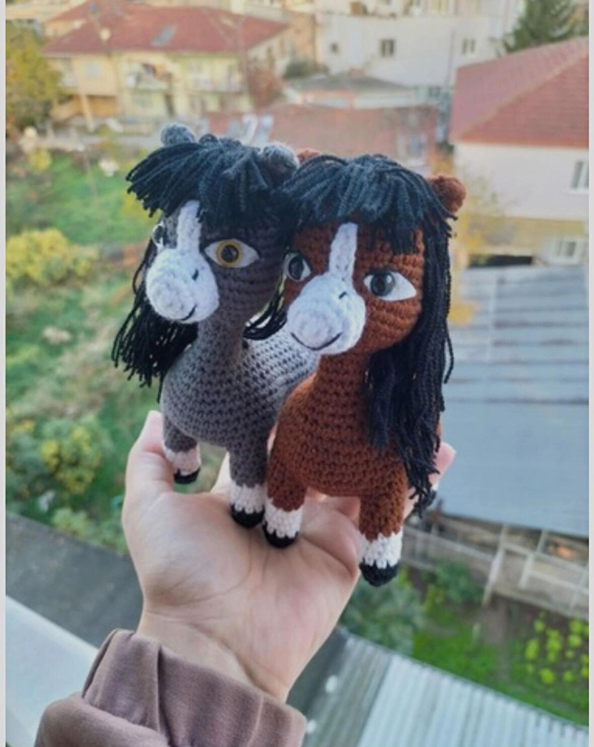 Doru atı ve Karatay set oyuncak at amigurumi doru atı