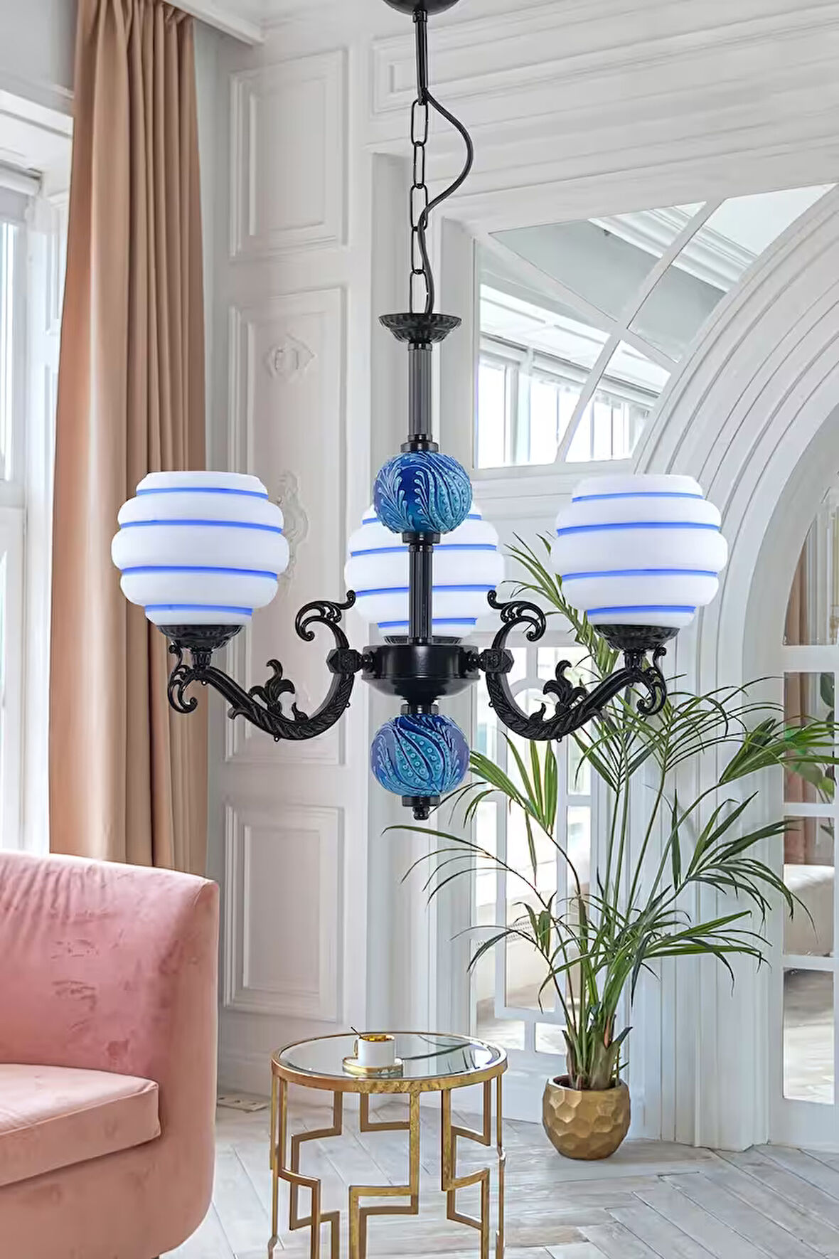 Üç Kollu Zamak Avize Siyah Mavi Çizgili Beyaz Camlı Mavi Çinili