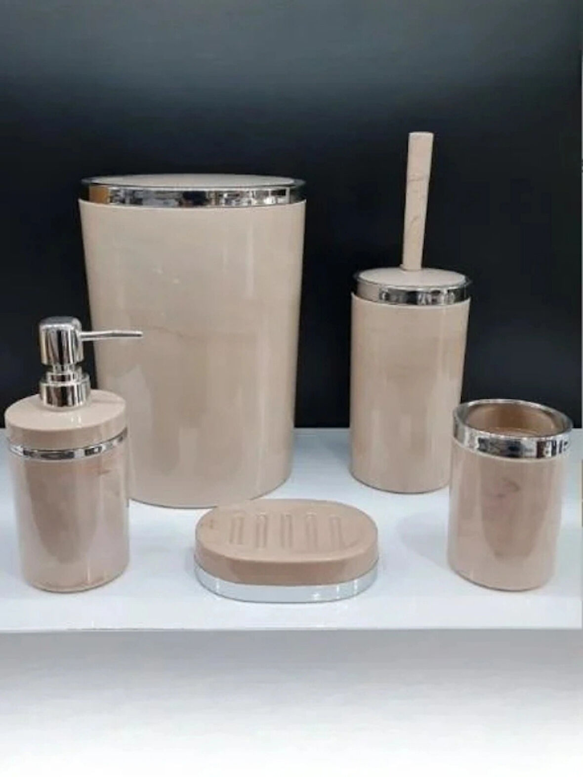 Akrilik Yuvarlak Banyo Seti 5'li – Pudra Gold & Gümüş Kromaj | Yüksek Kalite ve Şık Tasarım