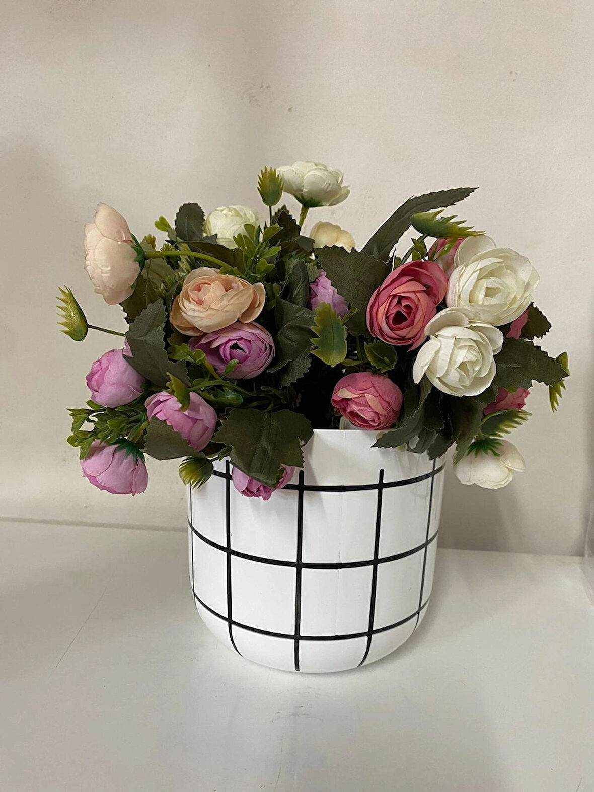 Dekoratif Saksı – Siyah & Beyaz Karo Desen No 1