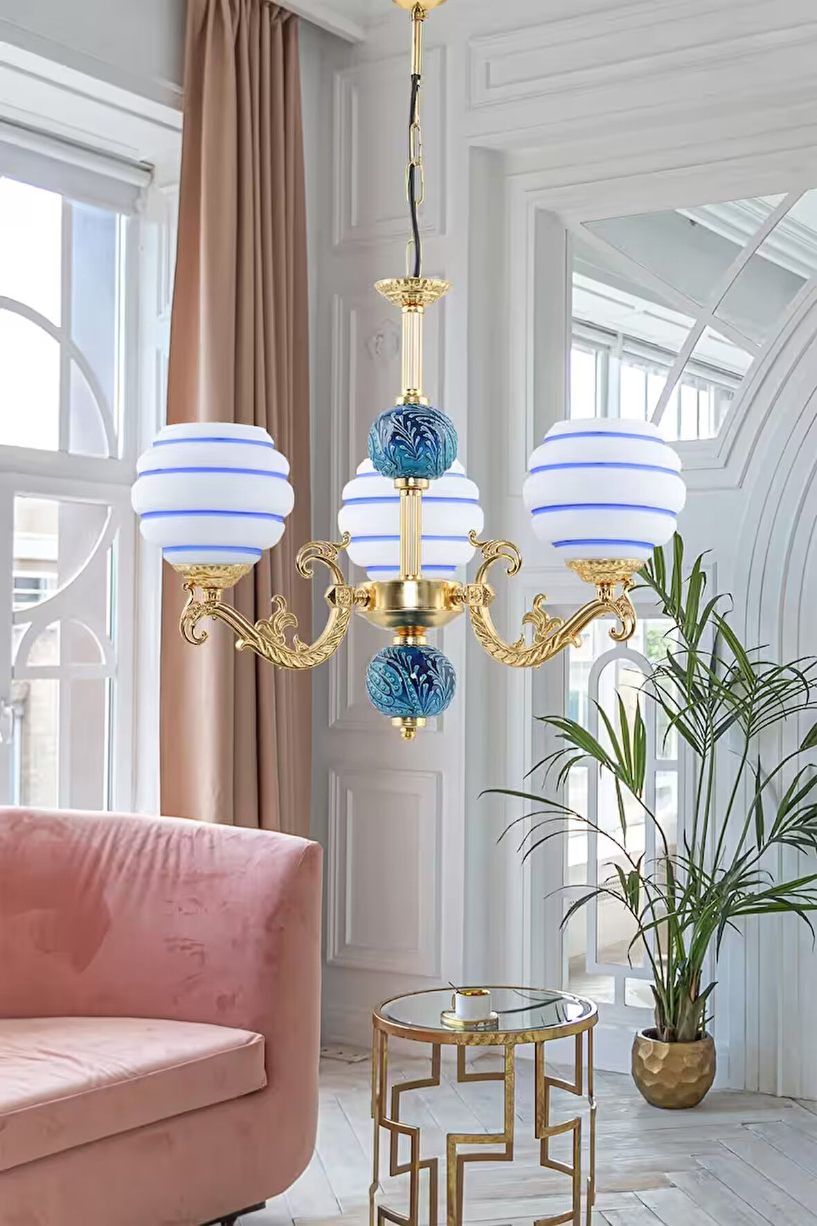 Üç Kollu Zamak Avize Gold Mavi Çinili Mavi Çizgili Beyaz Cam