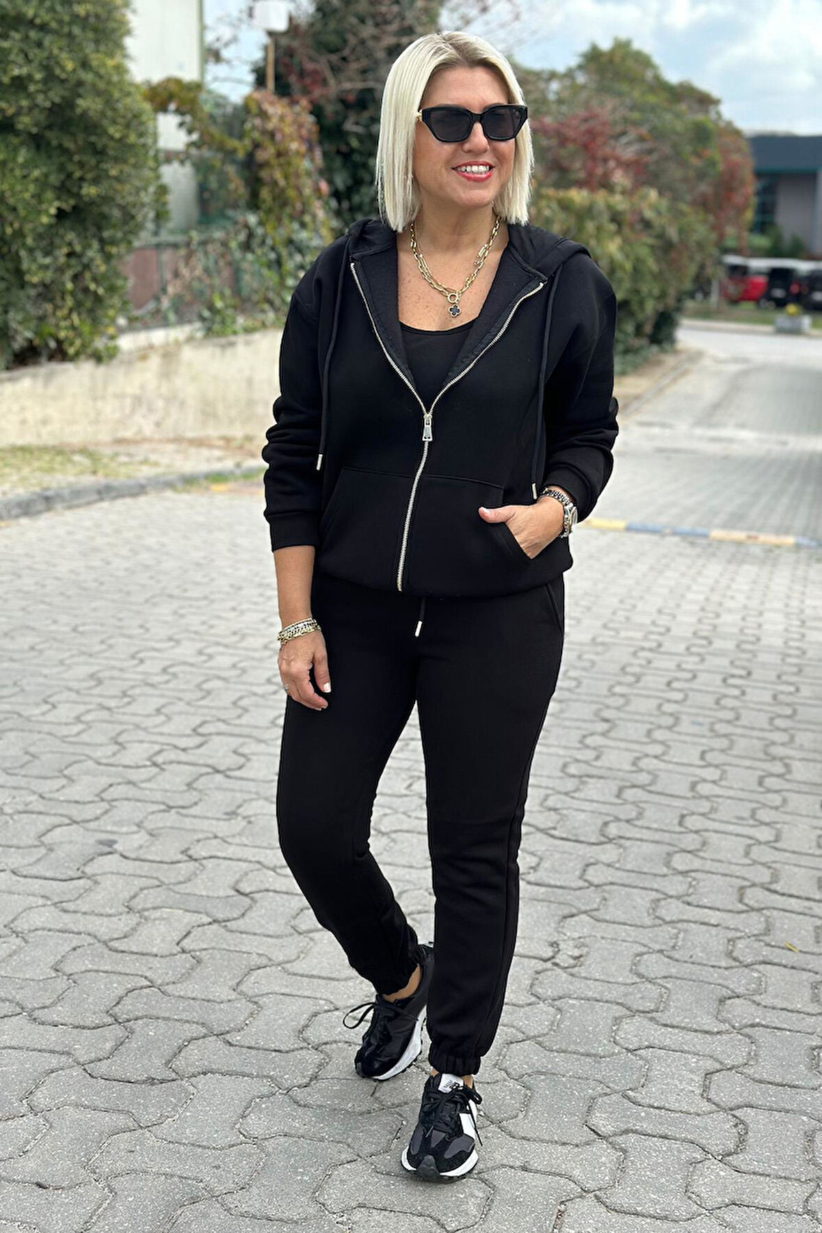 Siyah Beli Lastikli Şardonlu Eşofman Altı