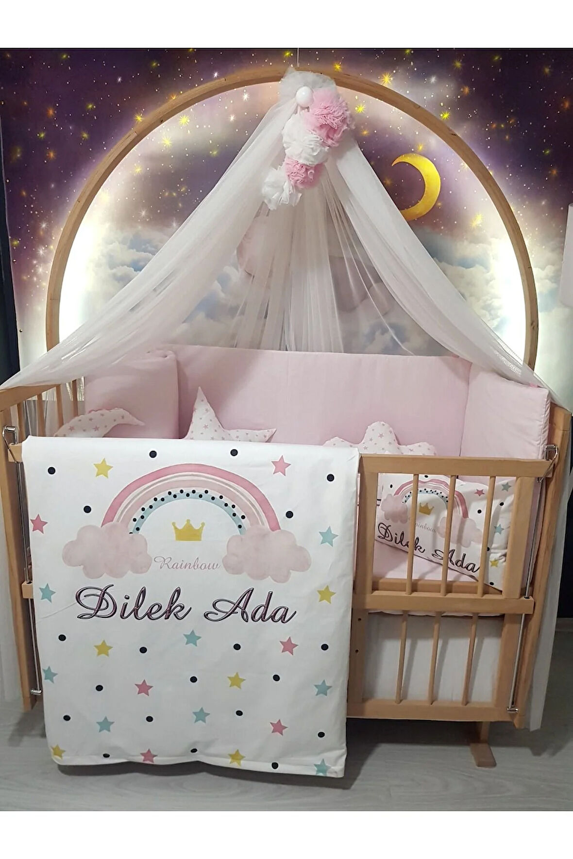 İsimli Bebek Uyku Seti 60x120 - Cibinlikli, Kenar Korumalı, Dijital Yorgan ve Yastık