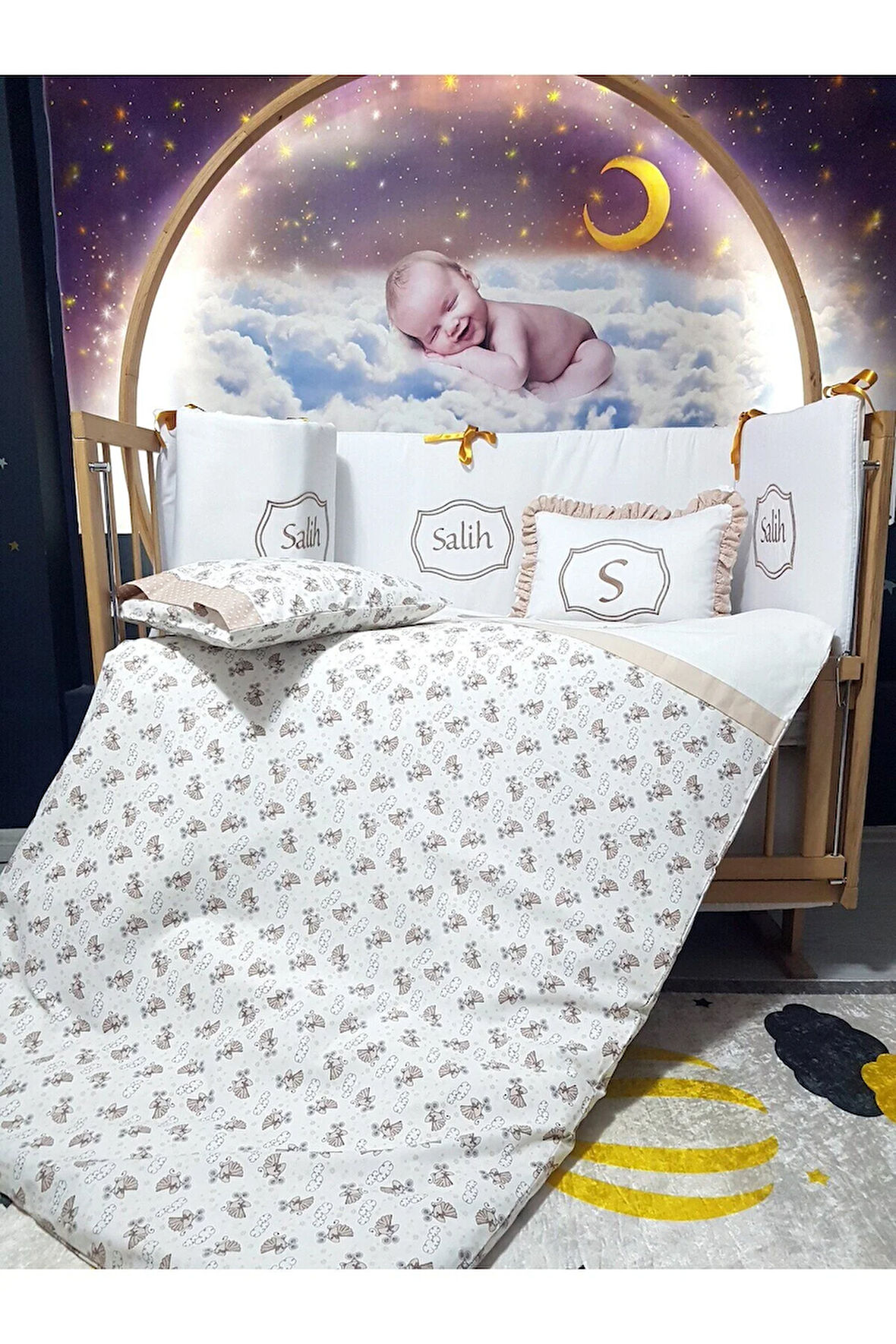 Elit Serisi 60x120 İsimli Bebek Uyku Seti Pamuklu - Kahve Beşik, Nakışlı Yan Korumalık ve Kırlent