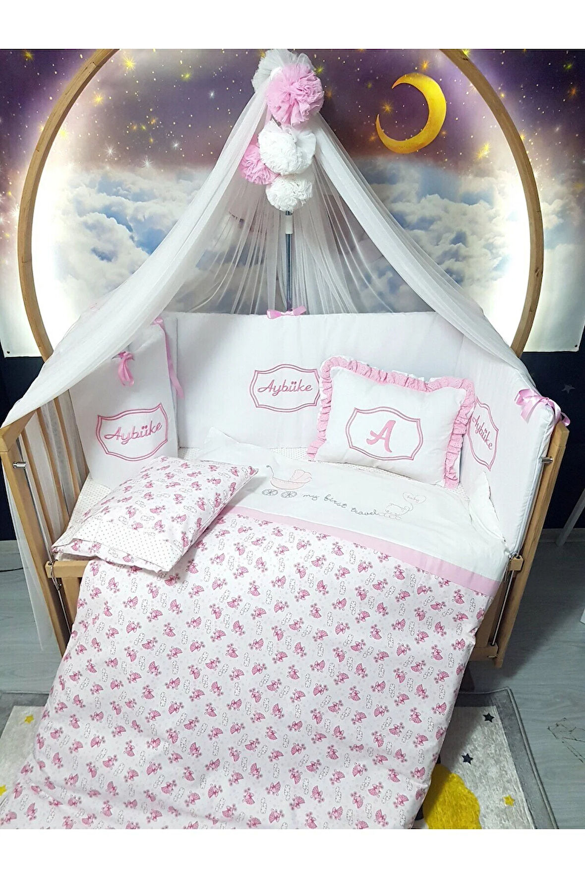 Elit Serisi 60x120 Bebek Uyku Seti Pamuklu - Pembe Beşik, Likralı Cibinlik ve İsim Nakışlı Kırlent