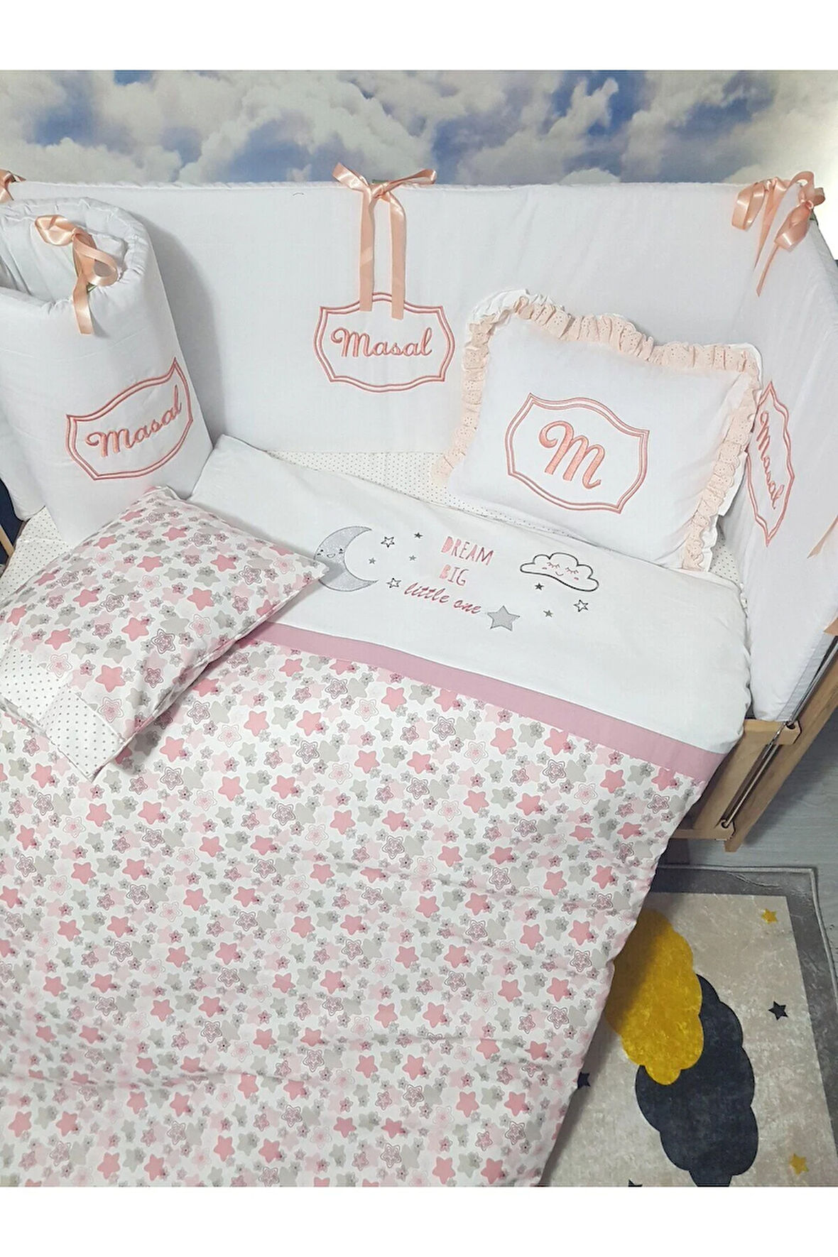 Elit Serisi 60x120 İsimli Bebek Uyku Seti Pamuklu - Somon Yıldız, Nakışlı Kenar Korumalık ve Kırlent