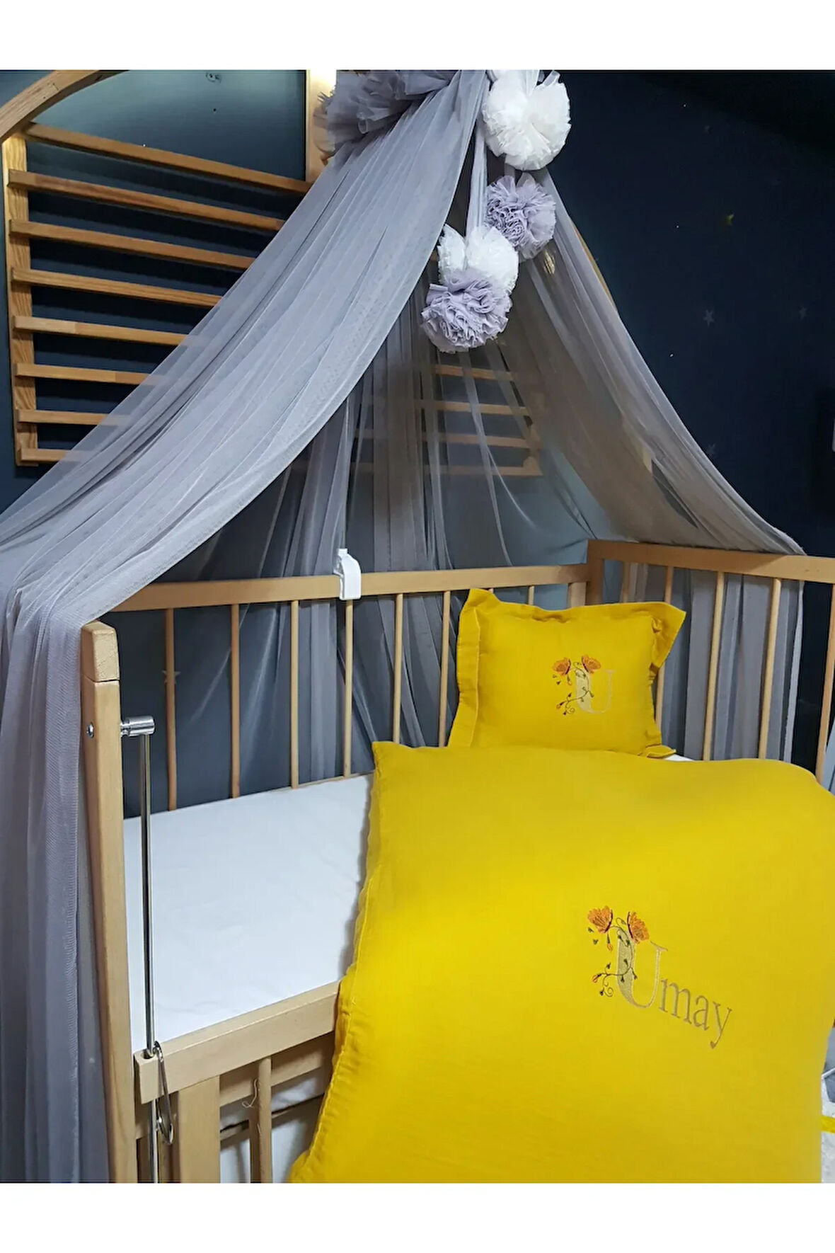 Nakışlı Müslin Uyku Seti - 100x150 cm Yorgan Kılıflı, Ponponlu Cibinlik Tülü ve Aparatlı