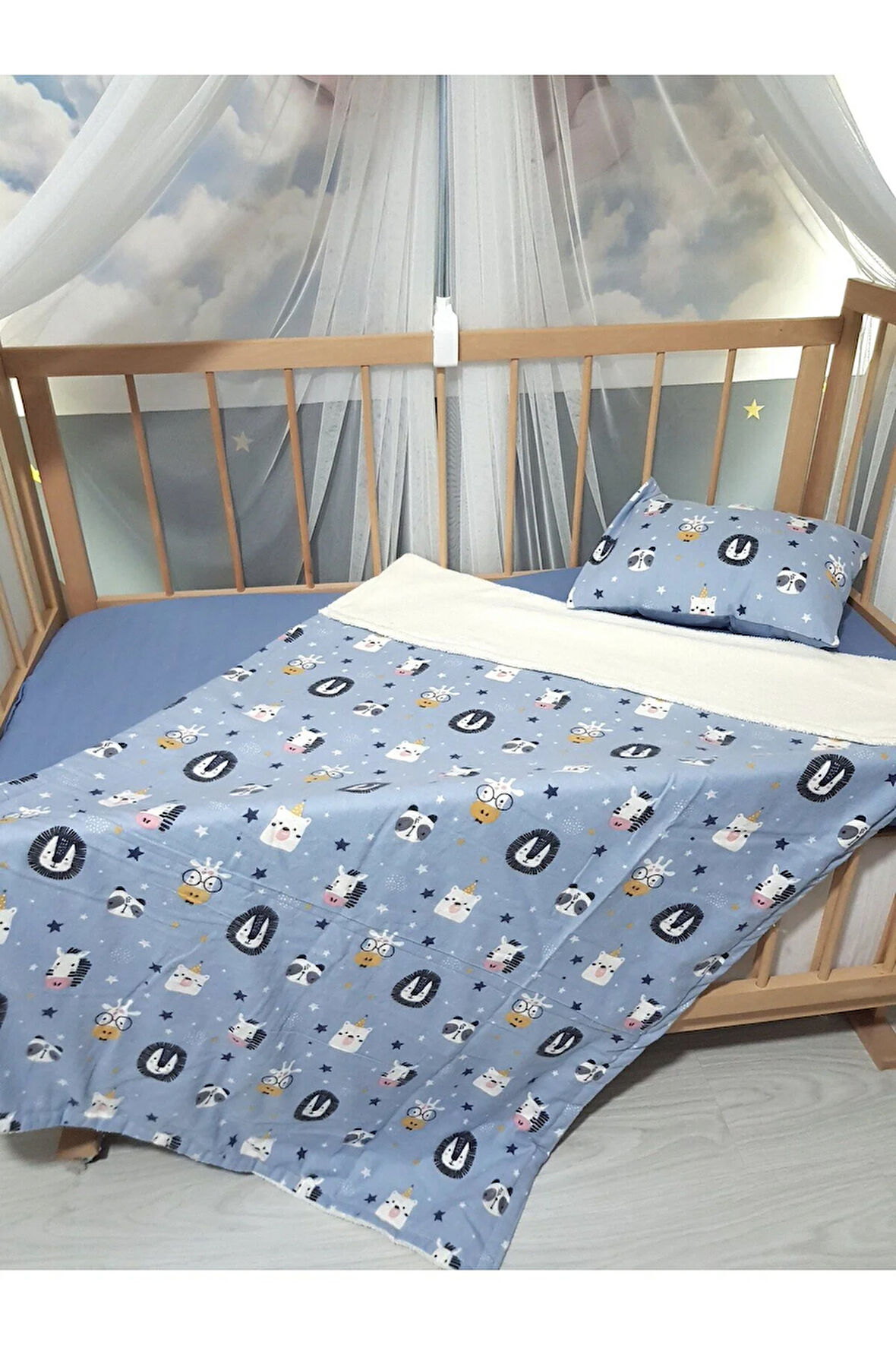 90x120 Pazen Uyku Seti 4'lü - Mavi Mavi (YUMUŞACIK BEBEK BATTANİYESİ, ÇARŞAF VE KILIFLI YASTIK)