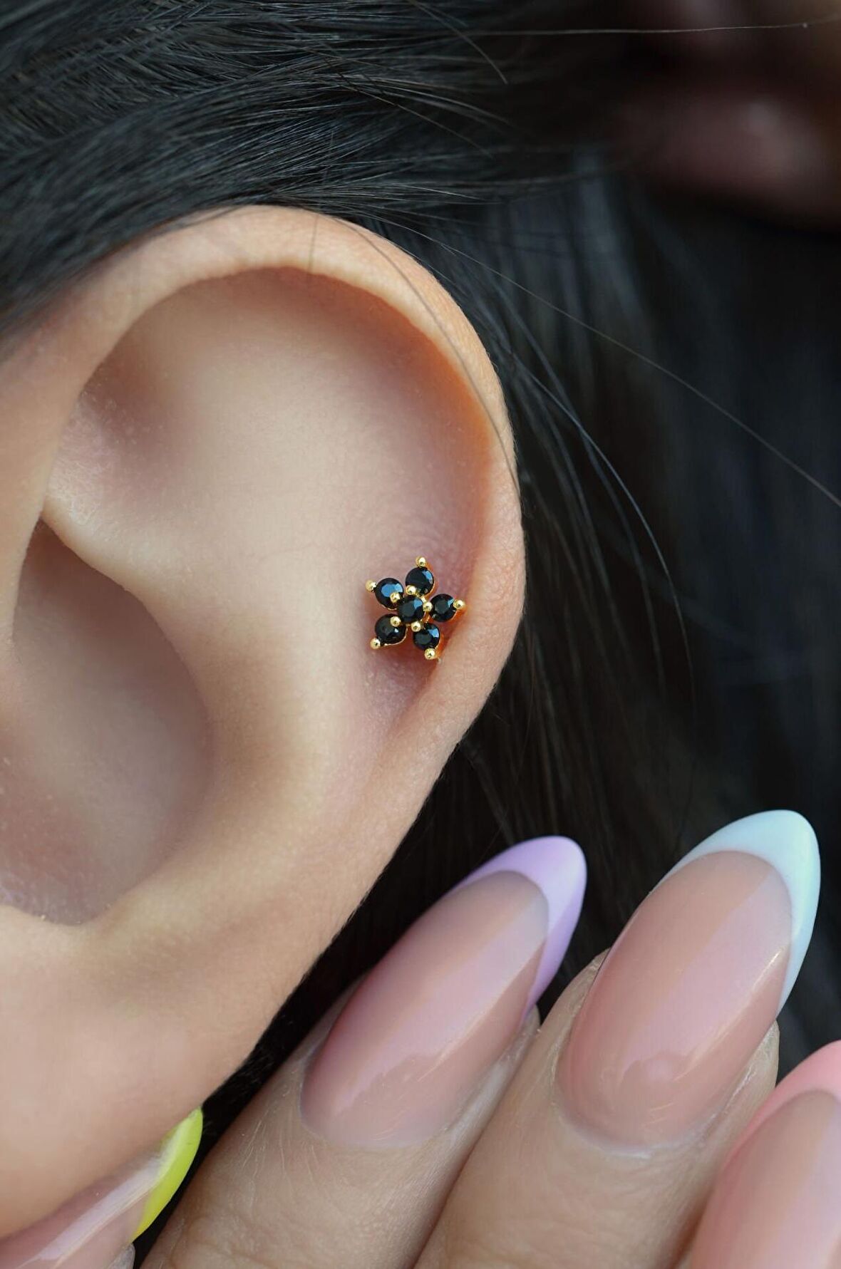 Çelik Siyah Çiçek Helix Piercing Kıkırdak Lob
