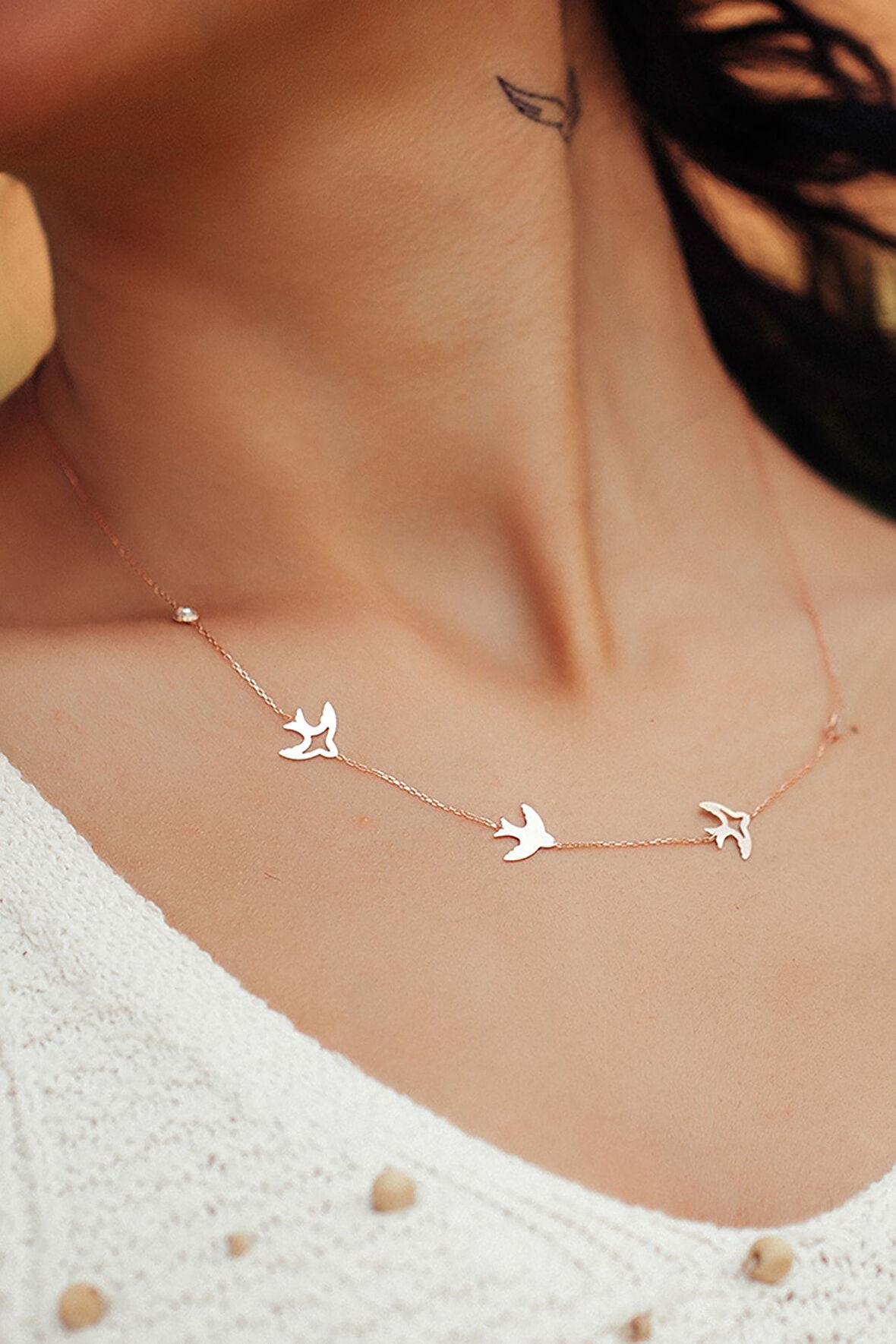 Kirlangıç Dansı Kolye. Rose Altın Kaplama Nano Zirkon Taşlı Üç Kırlangıç Figürlü Gümüş Kolye