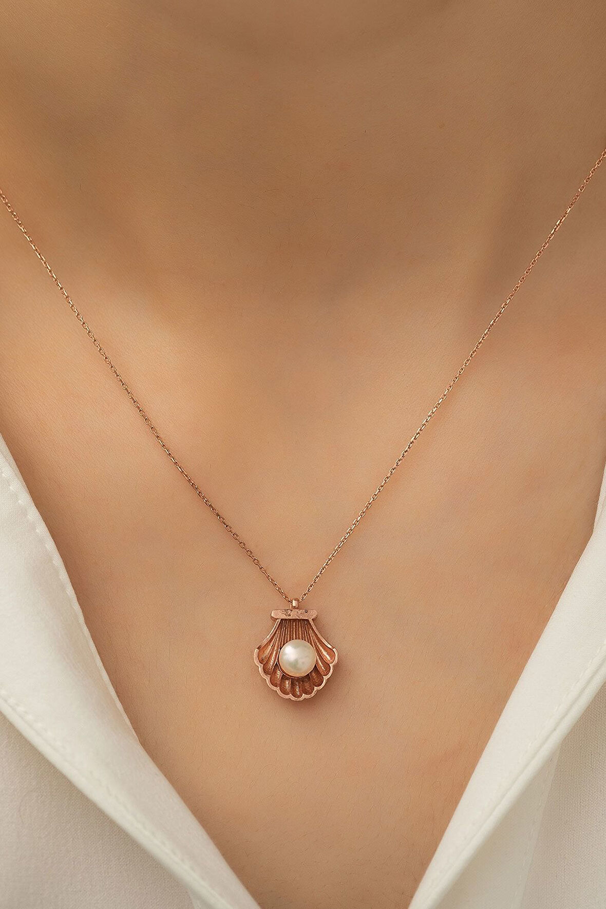 925 Ayar Inci Taşlı Deniz Kabuğu Gümüş Kolye