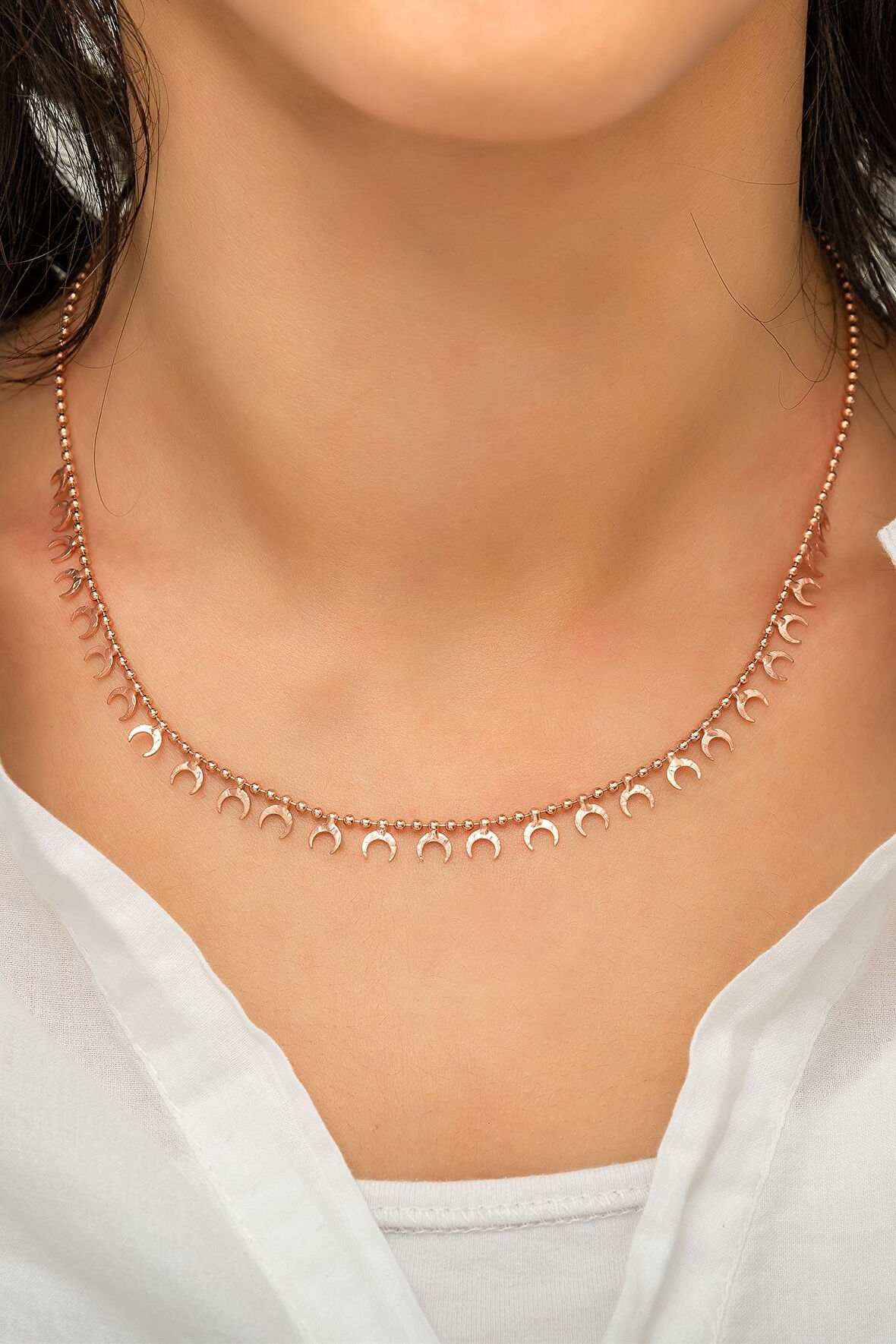 925 Ayar Gümüş Sıralı Hilal Pul Kolye