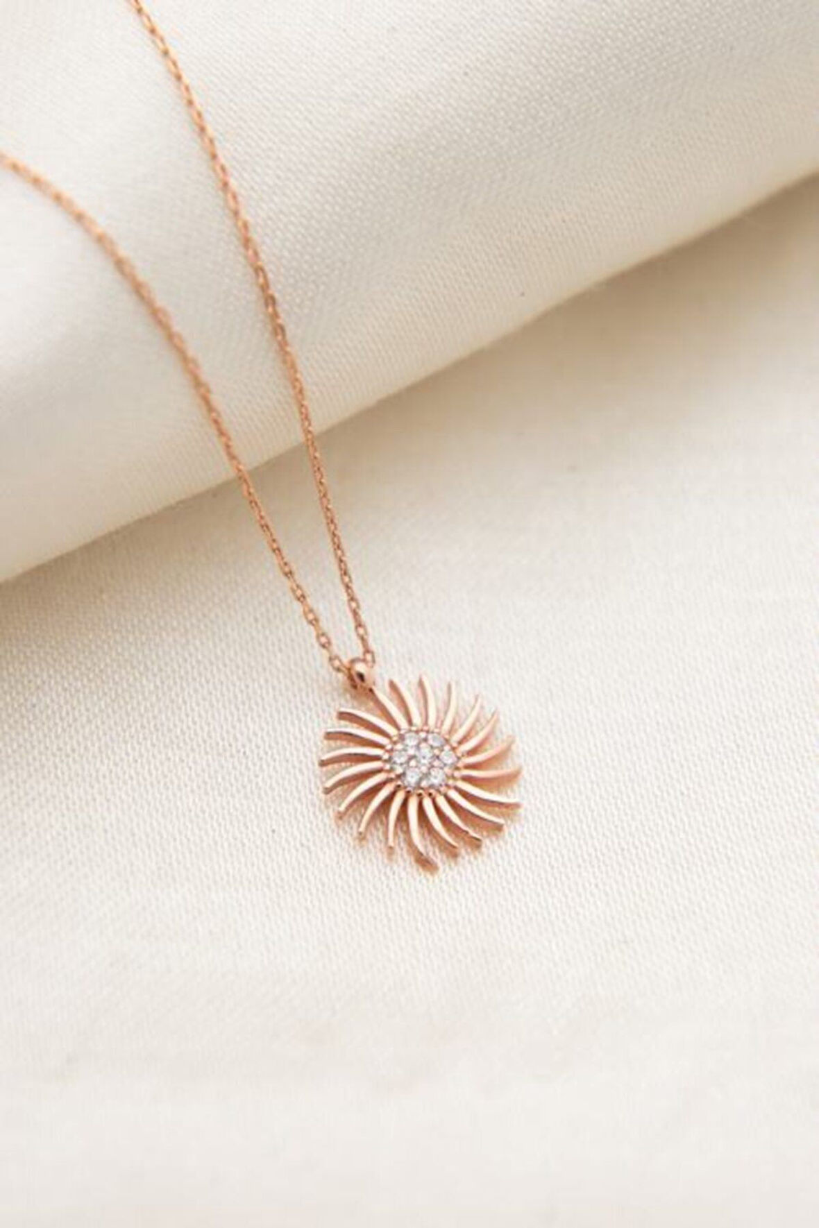 925 Ayar Gümüş Zirkon Taşlı Güneş Kolye