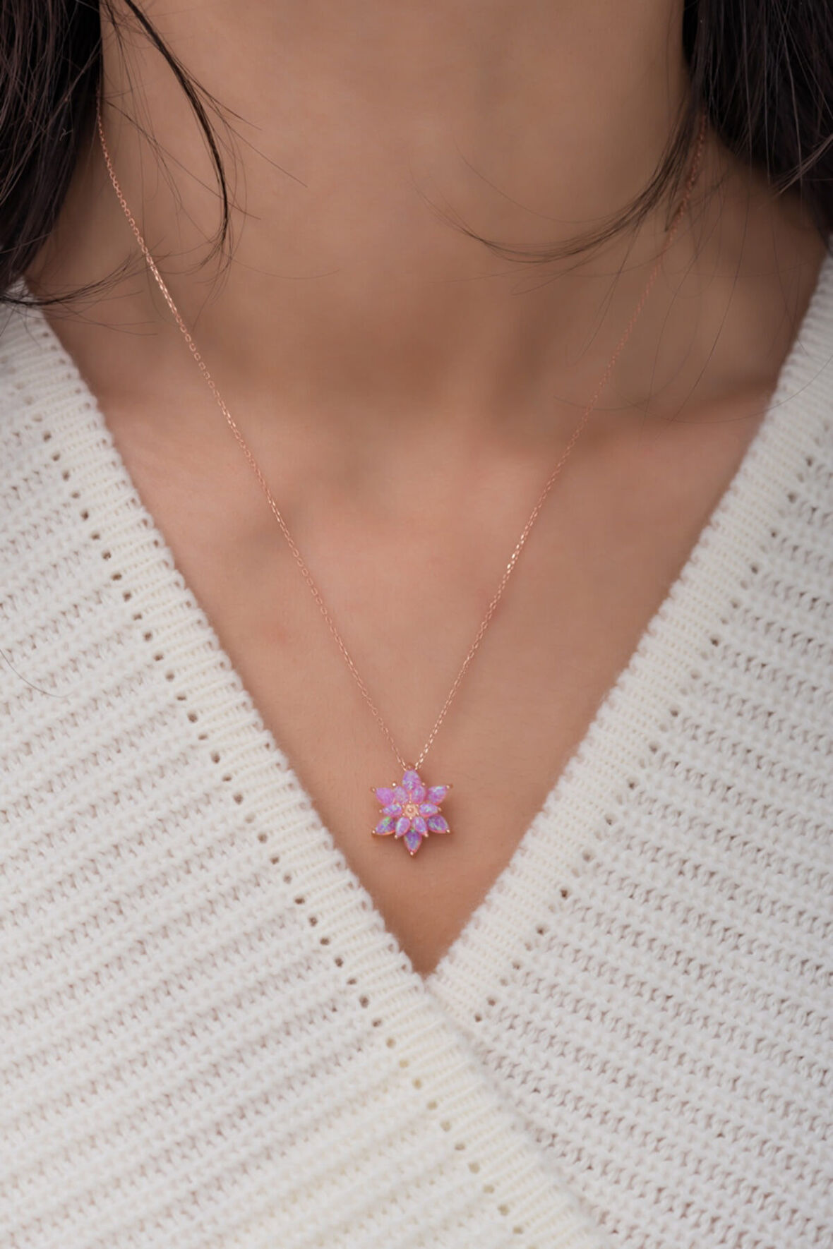 925 Ayar Pembe Opal Taşlı Gümüş Lotus Kolye