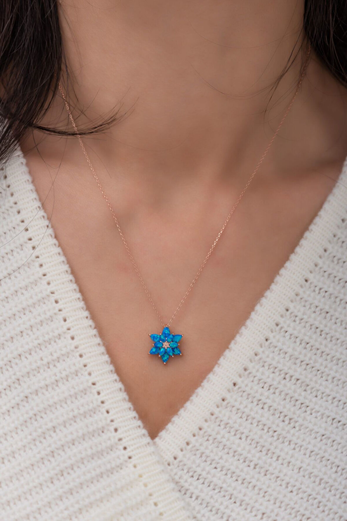 925 Ayar Açık Mavi Opal Taşlı Gümüş Lotus Kolye