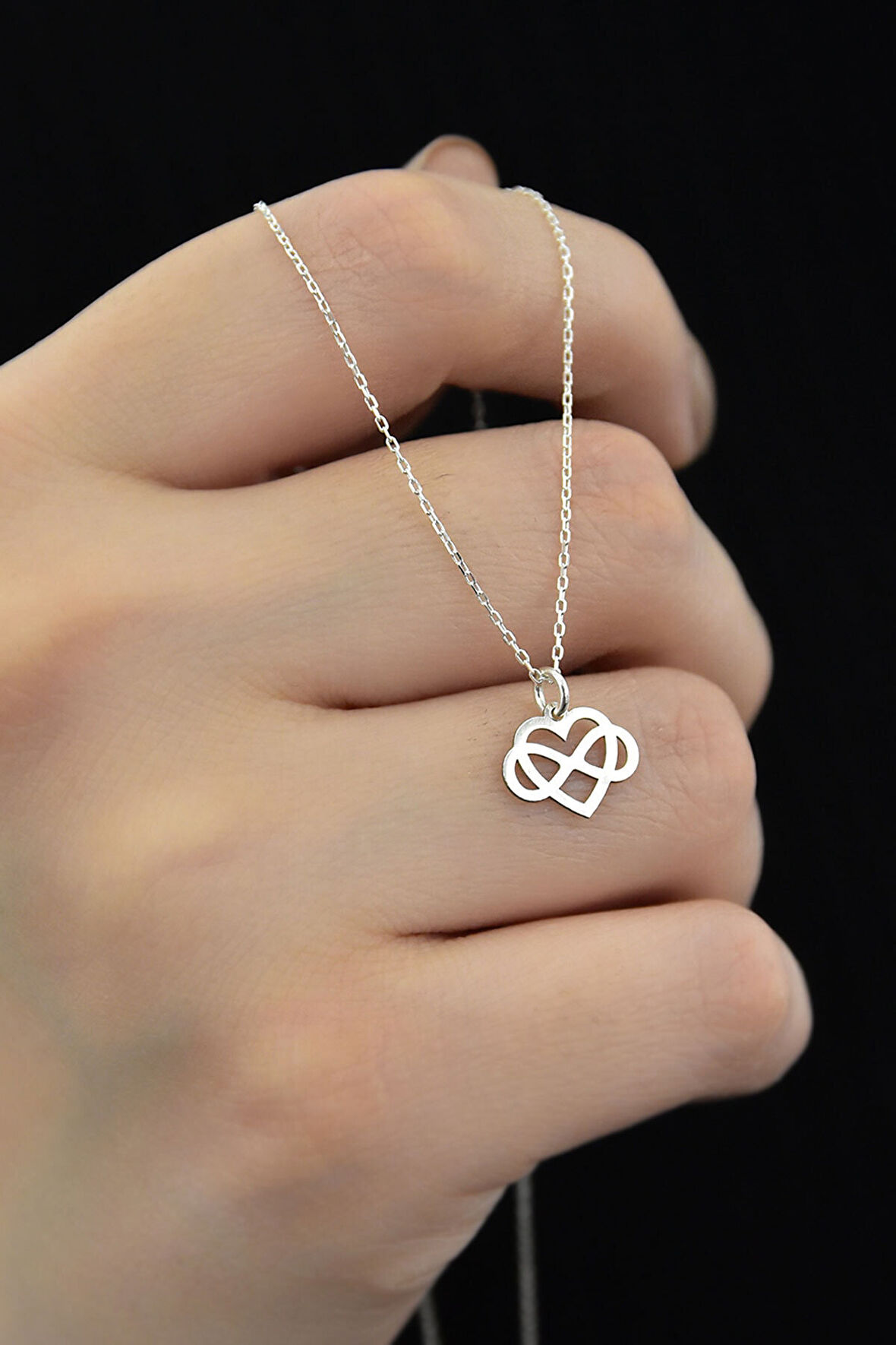 925 Ayar Gümüş Rodyum Kaplama Sonsuzluk Kalp Kolye
