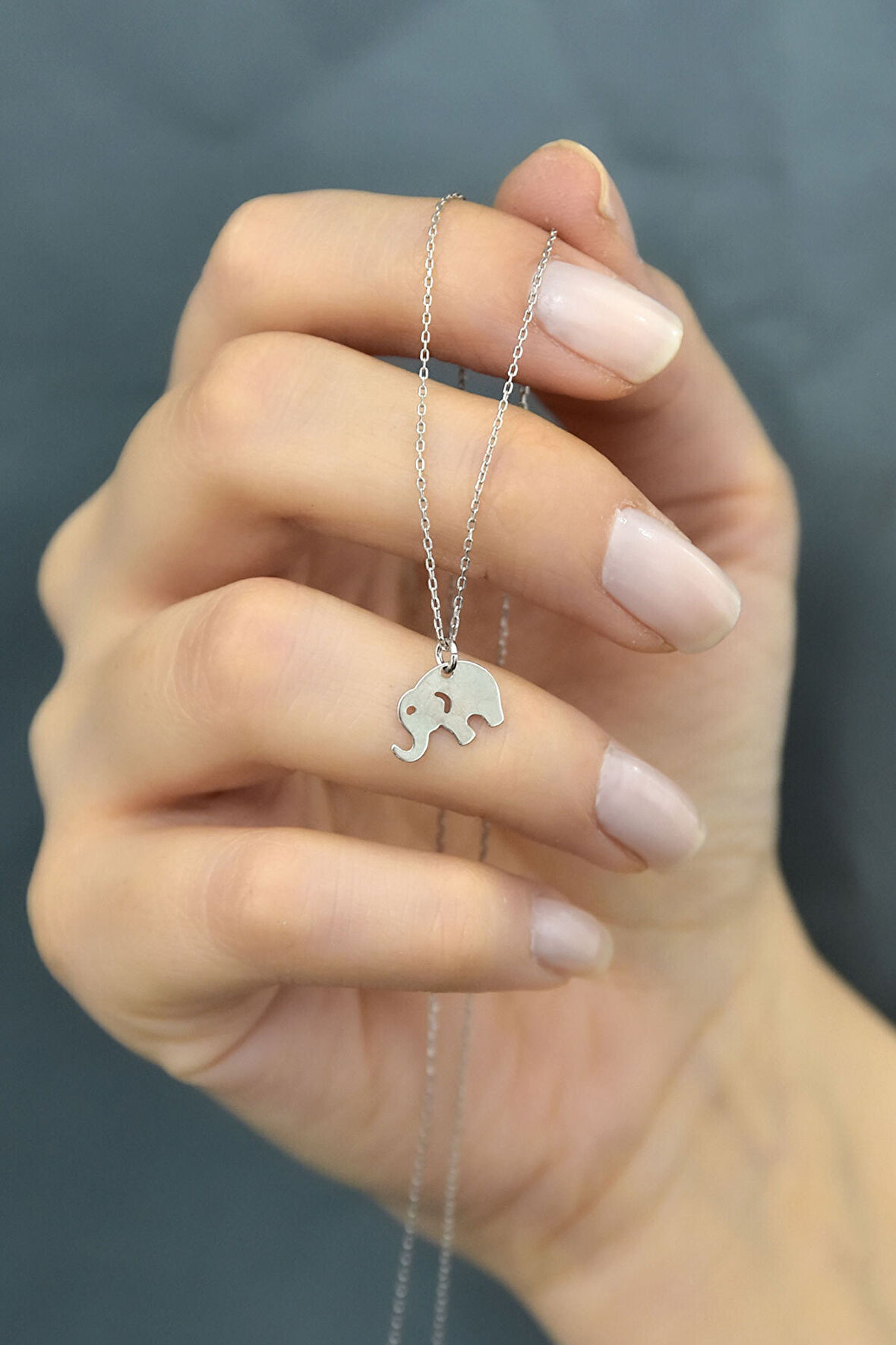 925 Ayar Rodyum Kaplama Plaka Kesim Gümüş Fil Kolye