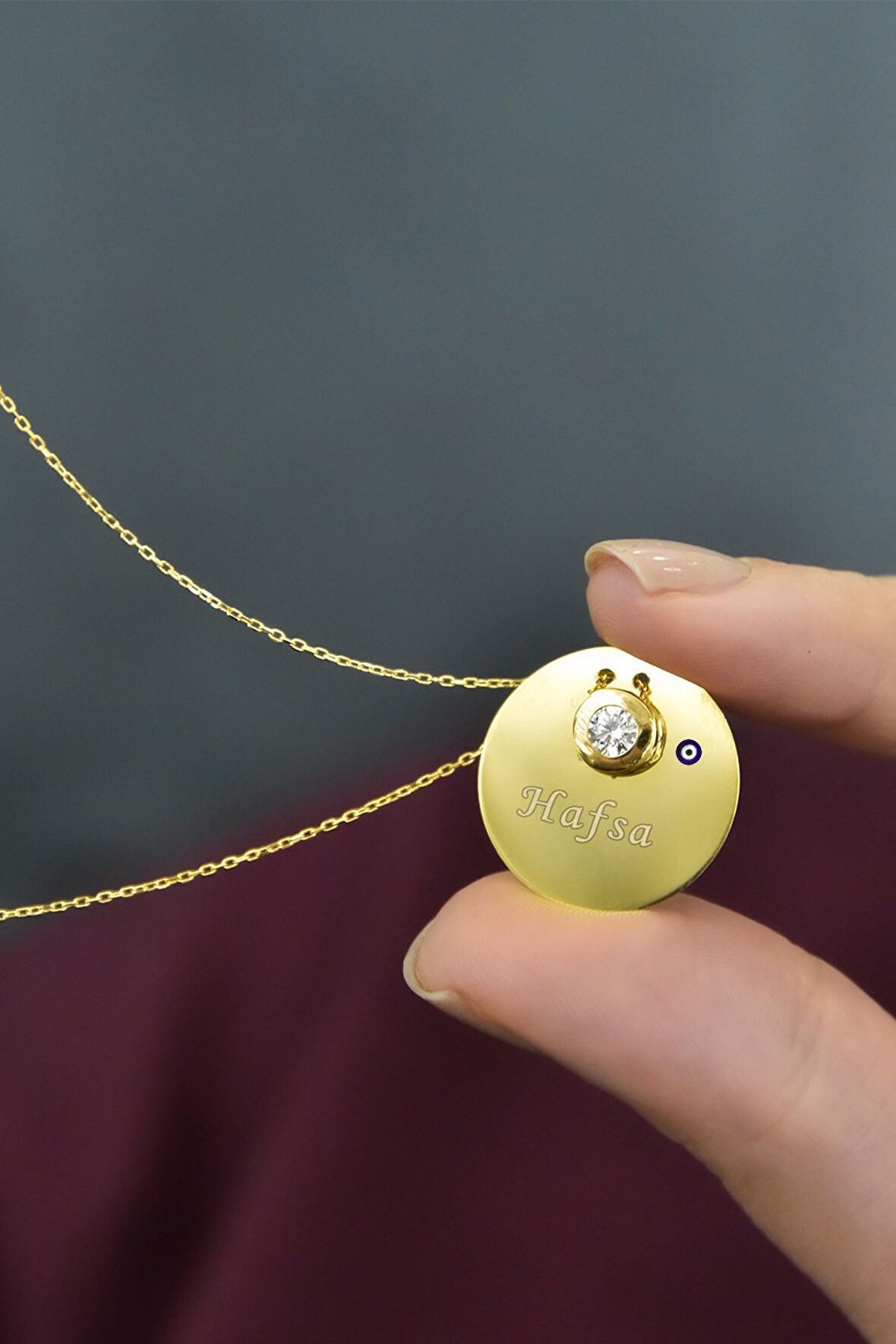 925 Ayar Gümüş Altın Kaplama Tektaşlı Plaka Kadın Kolye