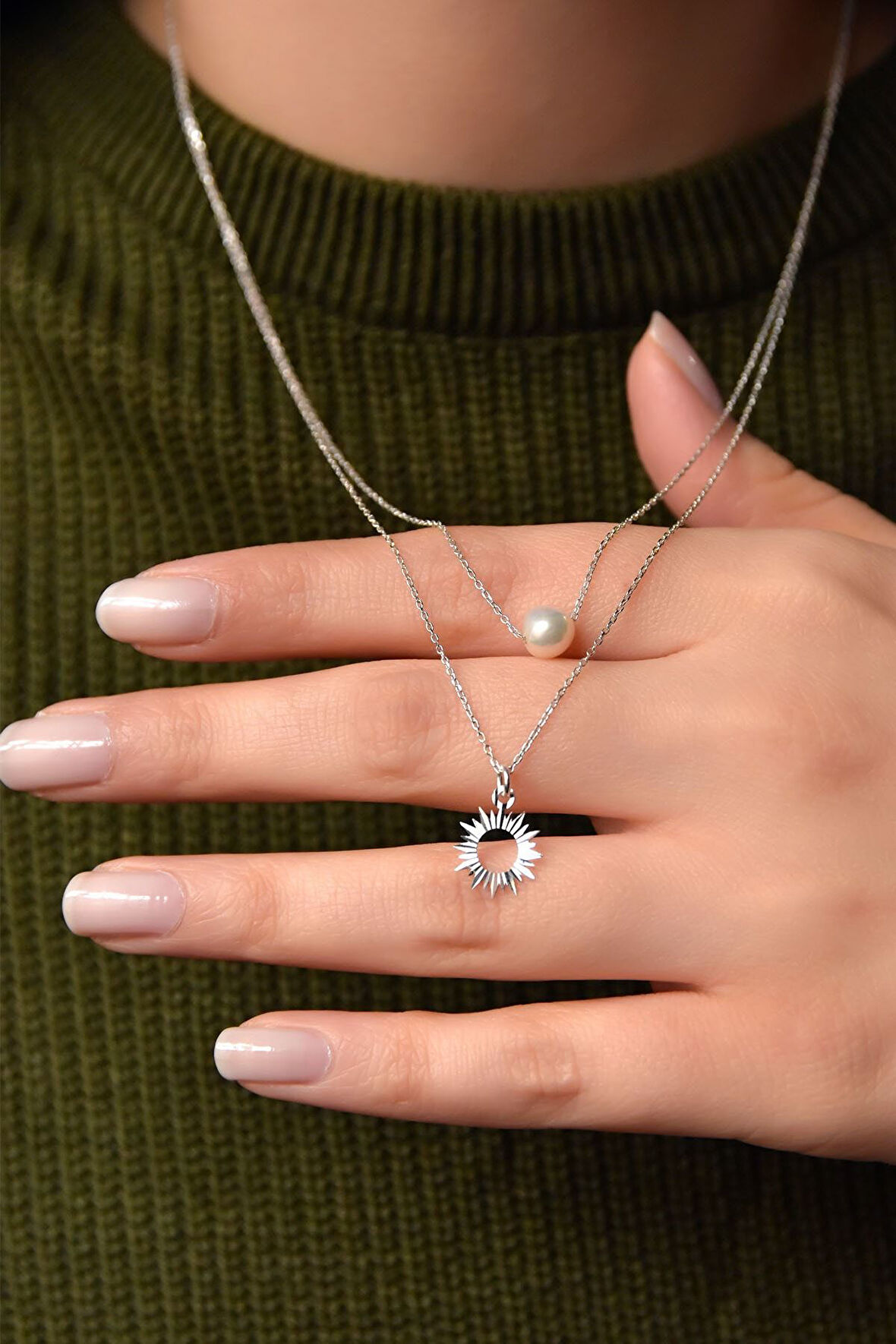 925 Ayar Gümüş Rodyum Kaplama Kristal Kesim Inci Ve Güneş Asansörlü Kolye