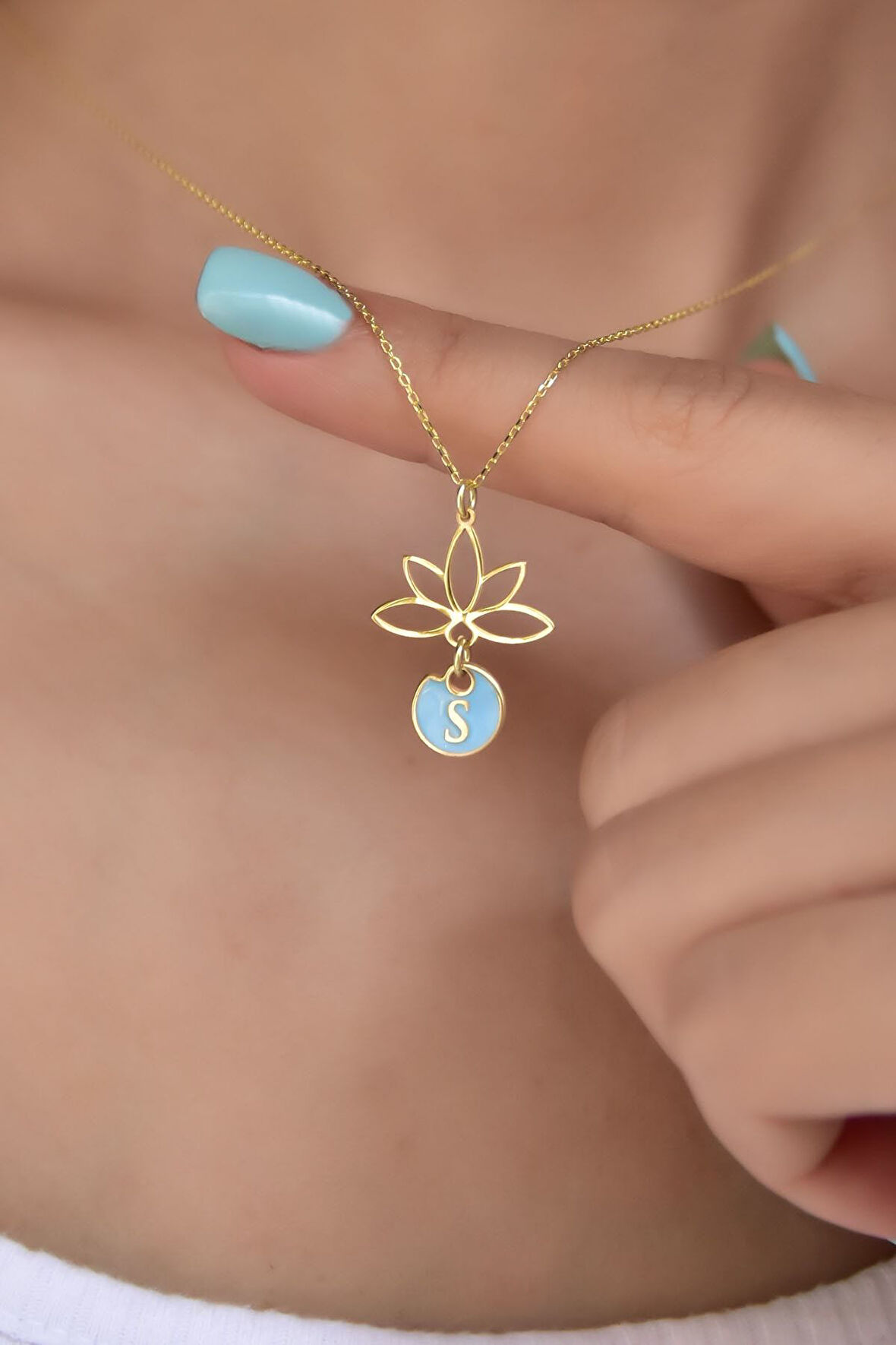 925 Ayar Gümüş Mavi Mineli S Harf Lotus Çiçeği Kolye