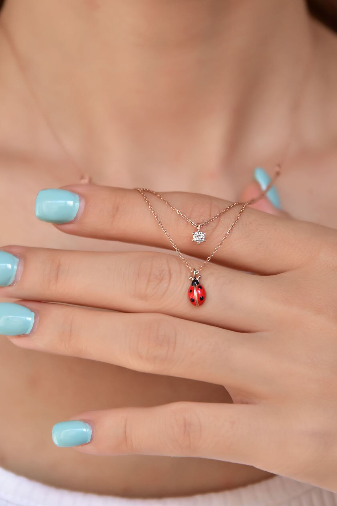 925 Ayar Gümüş Rose Kaplama Tektaş Uğur Böceği Asansörlü Kolye