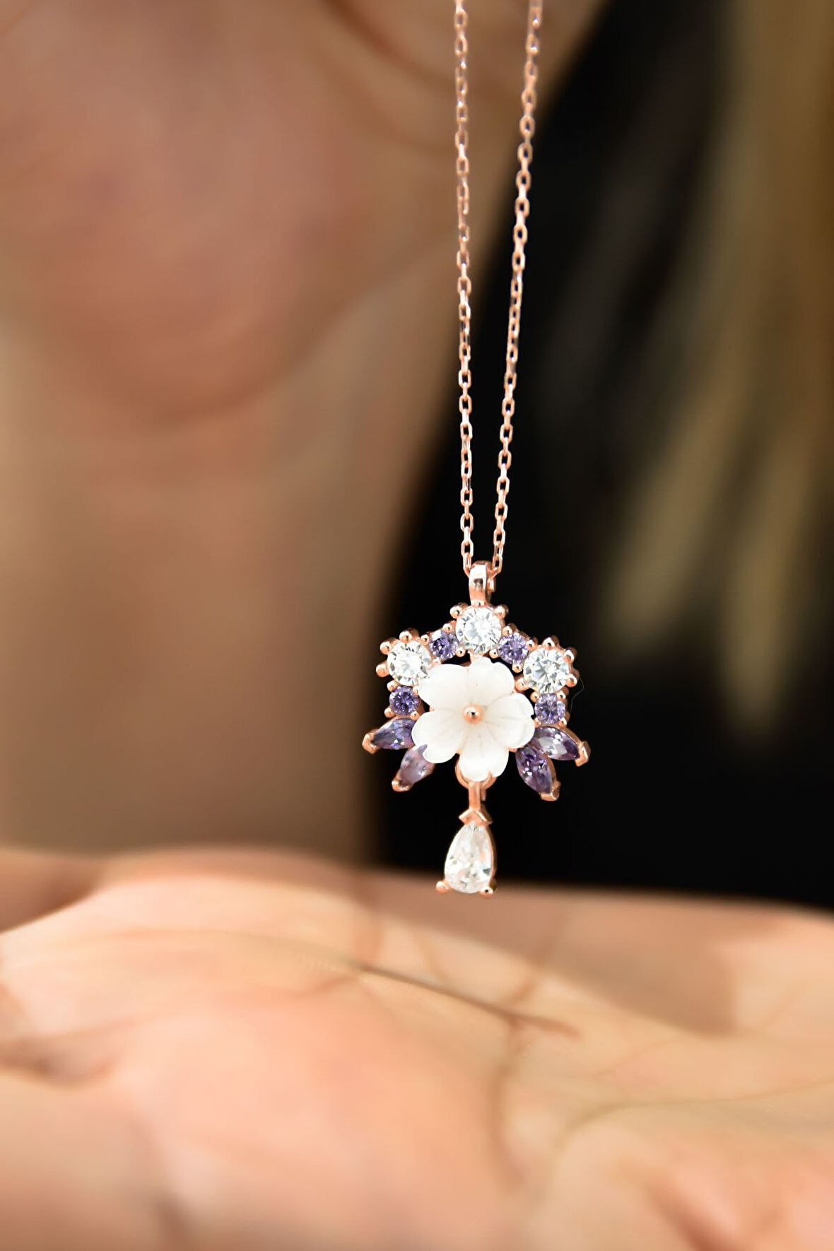 925 Ayar Gümüş Rose Kaplama Manolya Çiçeği Kolye