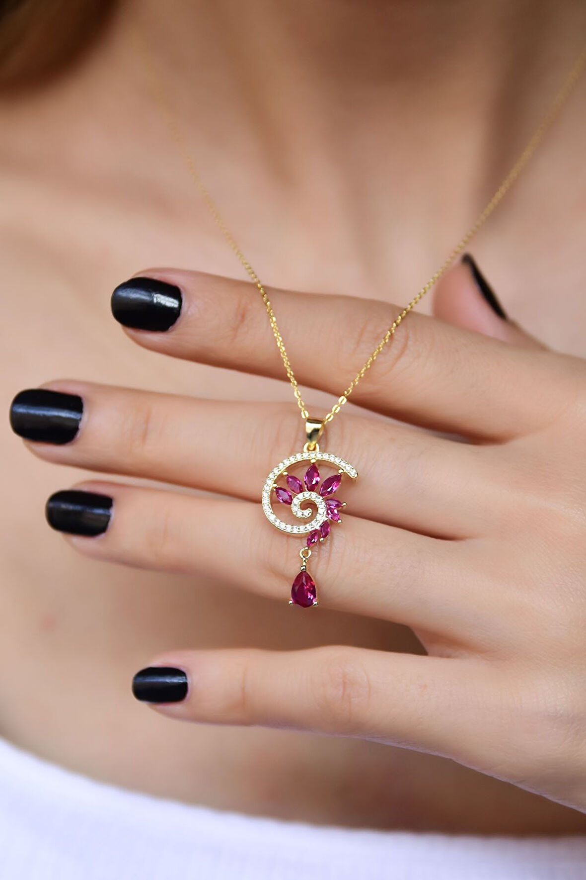 925 Ayar Gümüş Altın Kaplama Girdap Tasarım Kolye