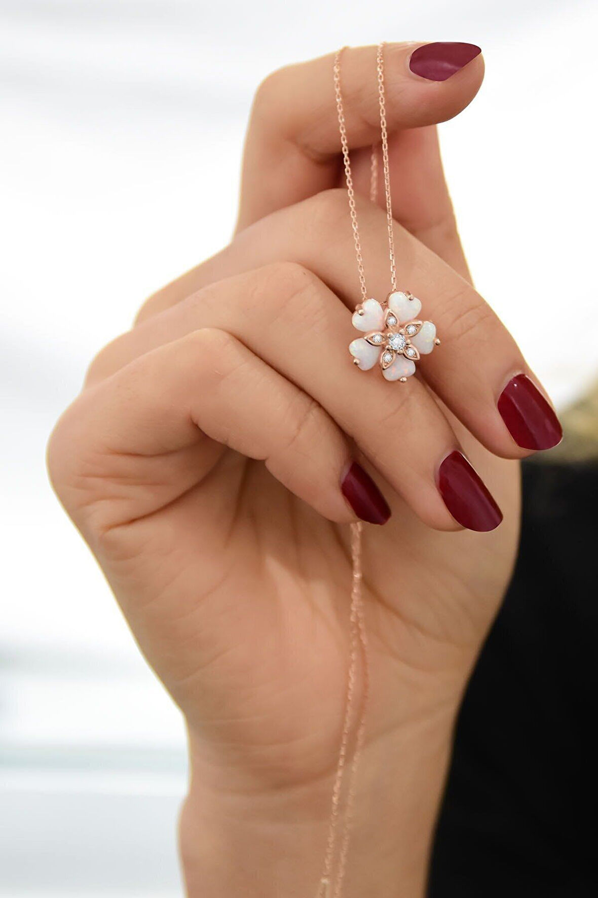 925 Ayar Gümüş Rose Kaplama Opal Taşlı Yasemin Çiçeği Kolye