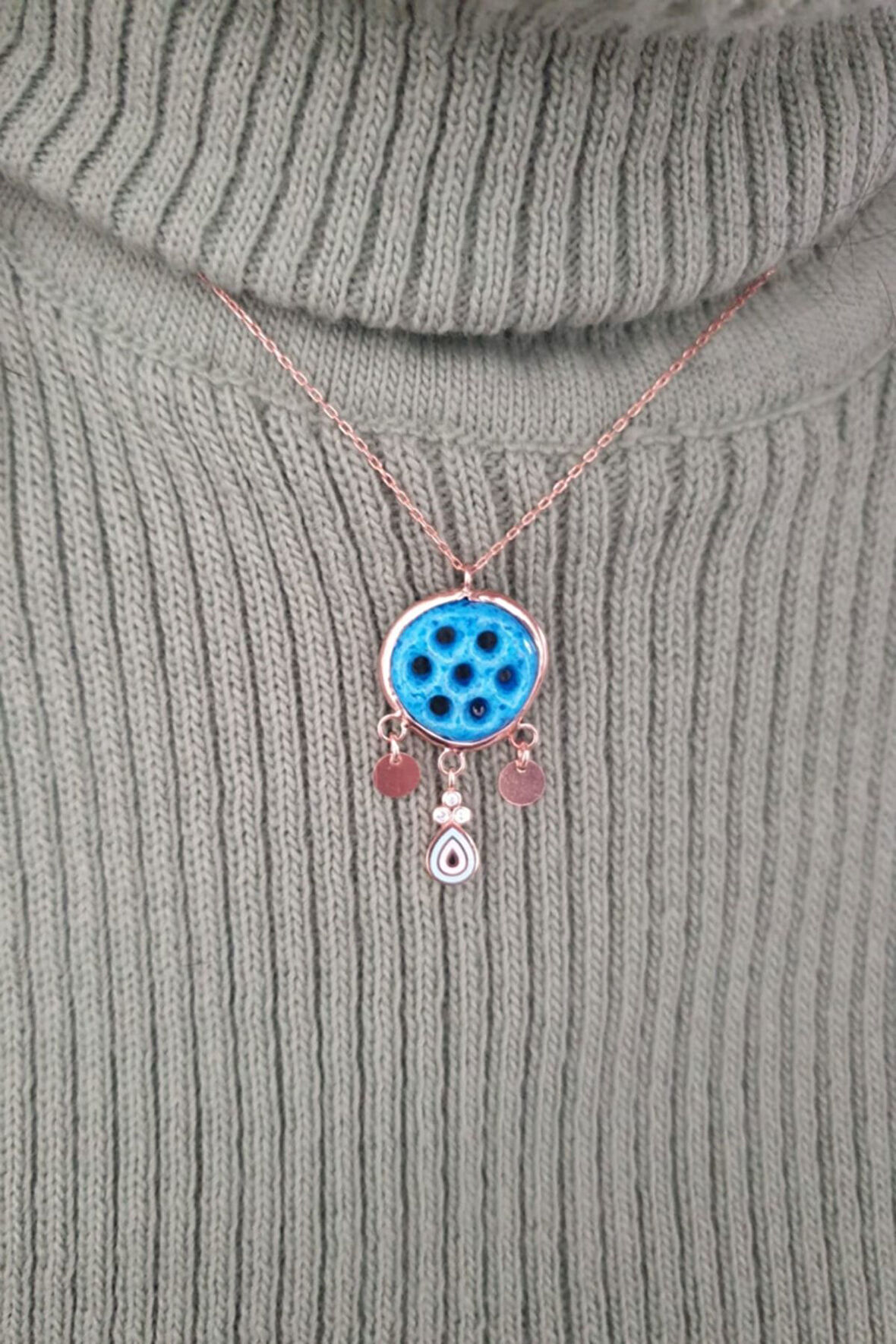 925 Ayar Gümüş Rose Kaplama Camdaki Kız Süryani Kolye