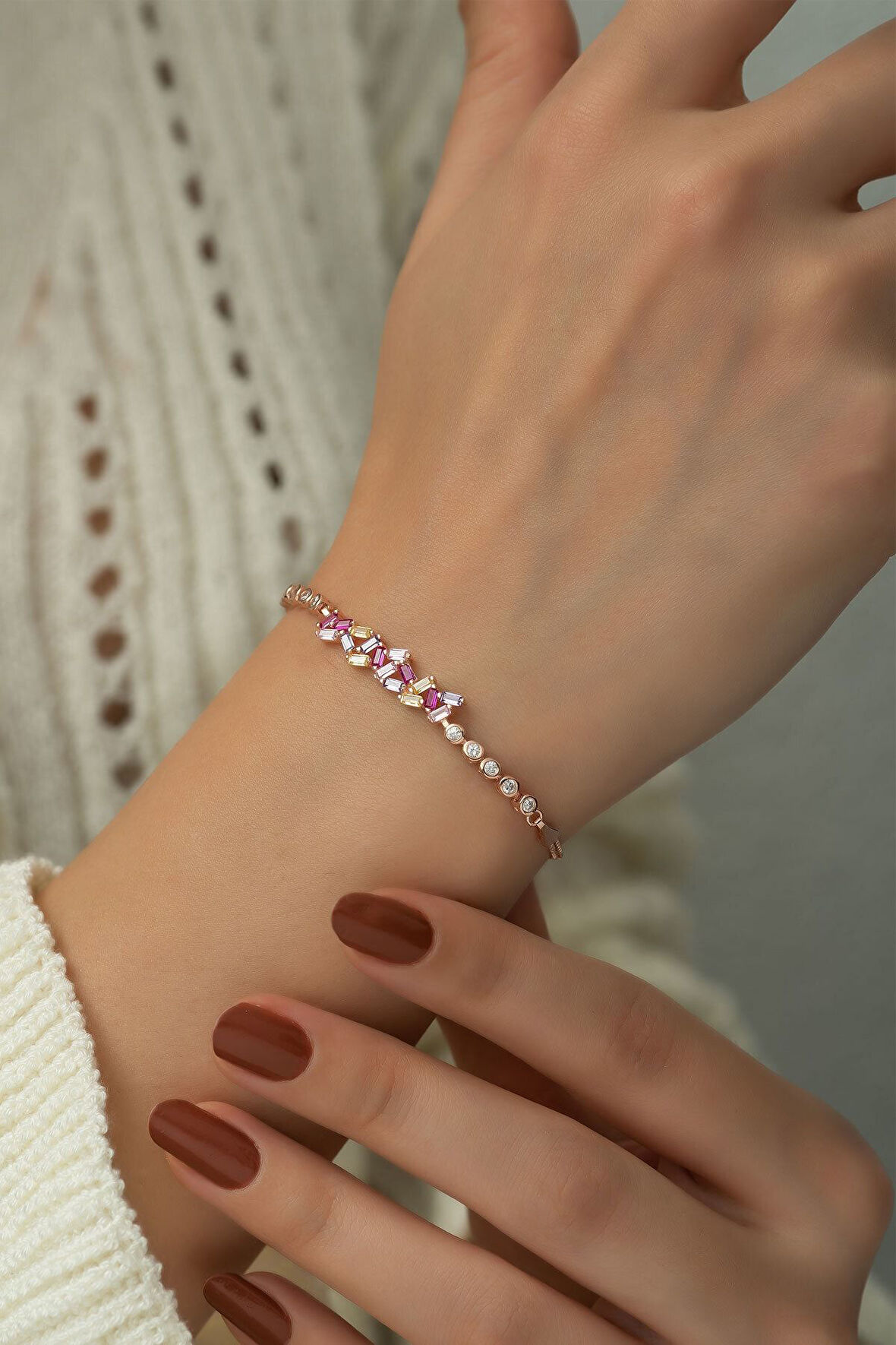 925 Ayar Rose Altın Kaplama Renkli Baget Taşlı Gümüş Bileklik