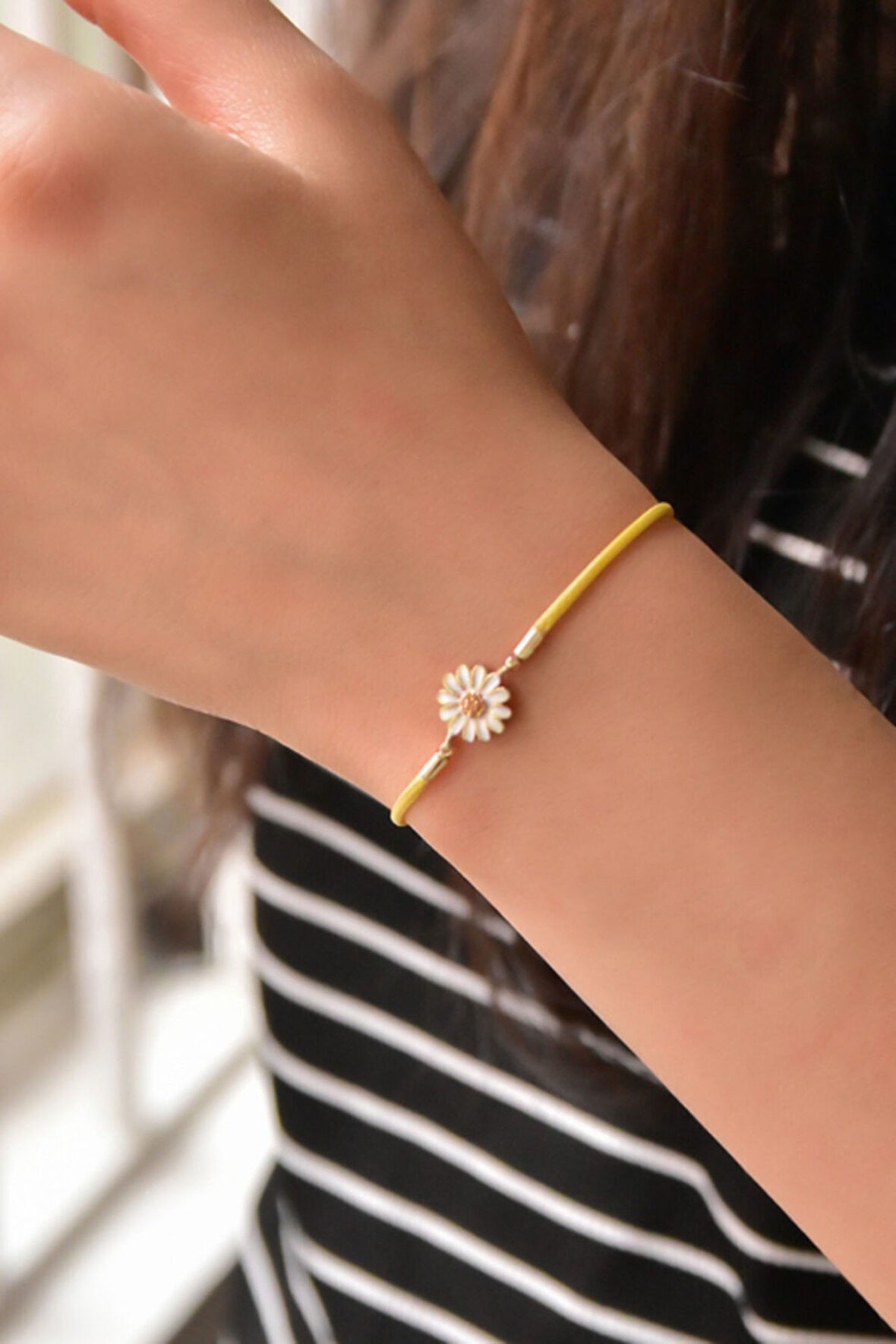 Kadın 925 Ayar Gümüş Altın Kaplama Sarı Ipli Asansörlü Papatya Bileklik