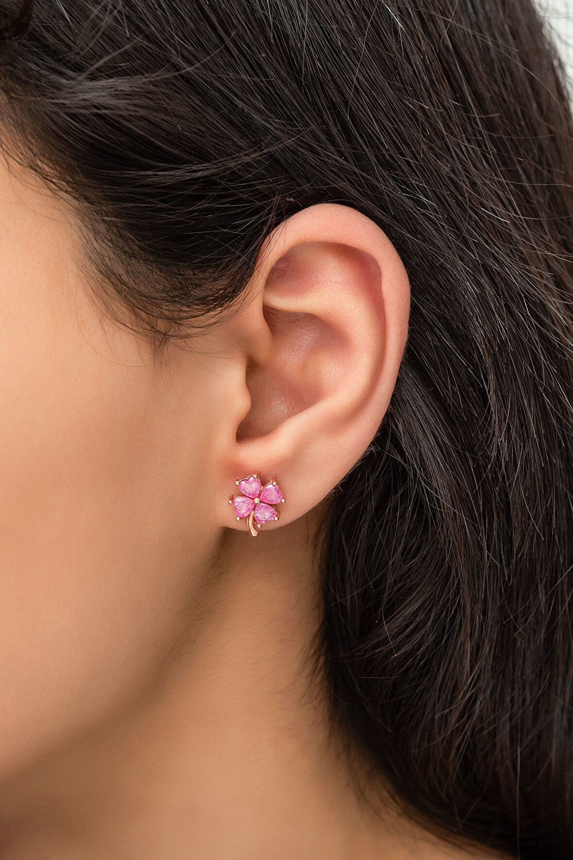 Pembe Buzlu Zirkon Taşlı Yonca Küpe. Rose Gold Kaplama 925 Ayar Gümüş - Uvps300077